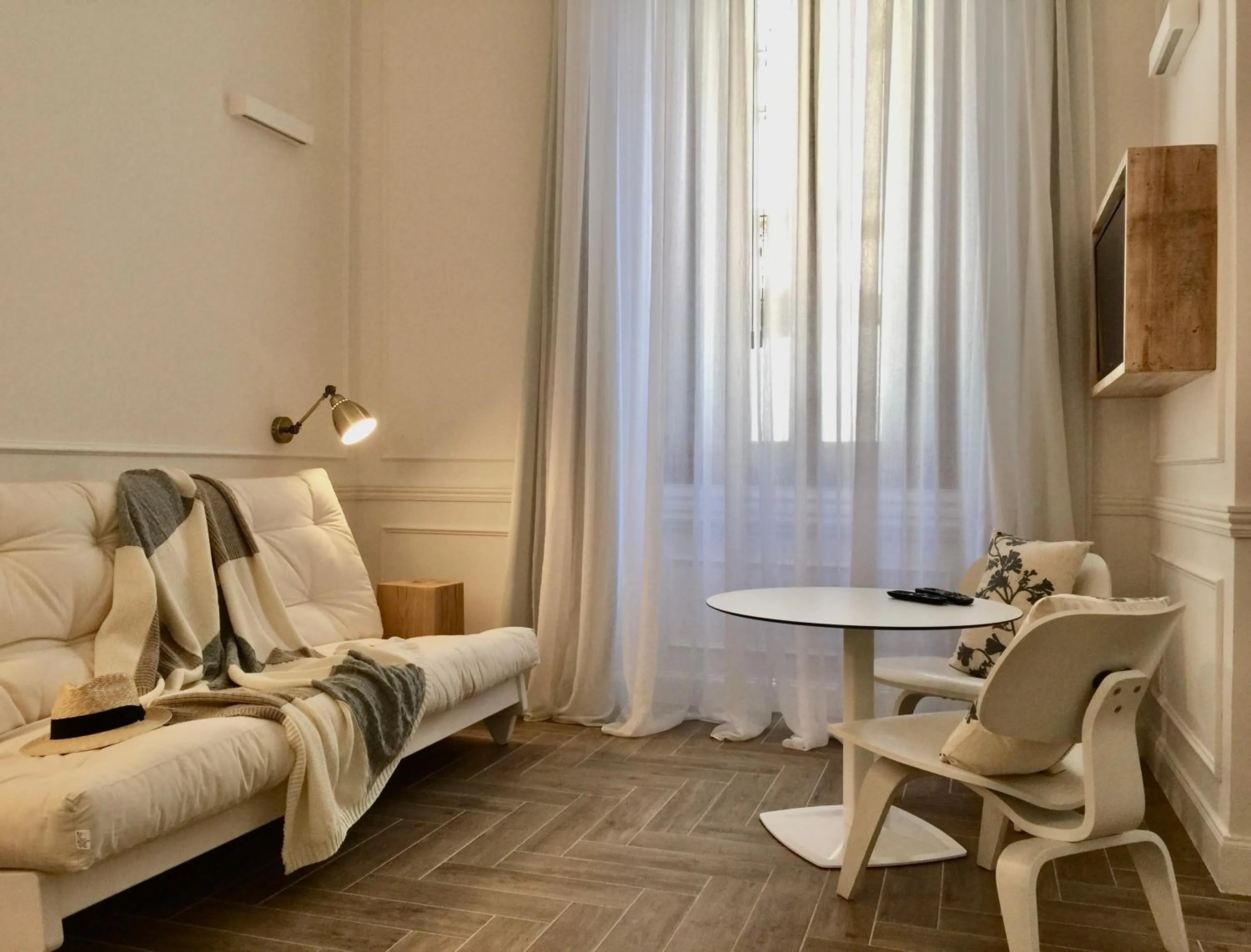 Living room, Bed in Eco Urban B&B