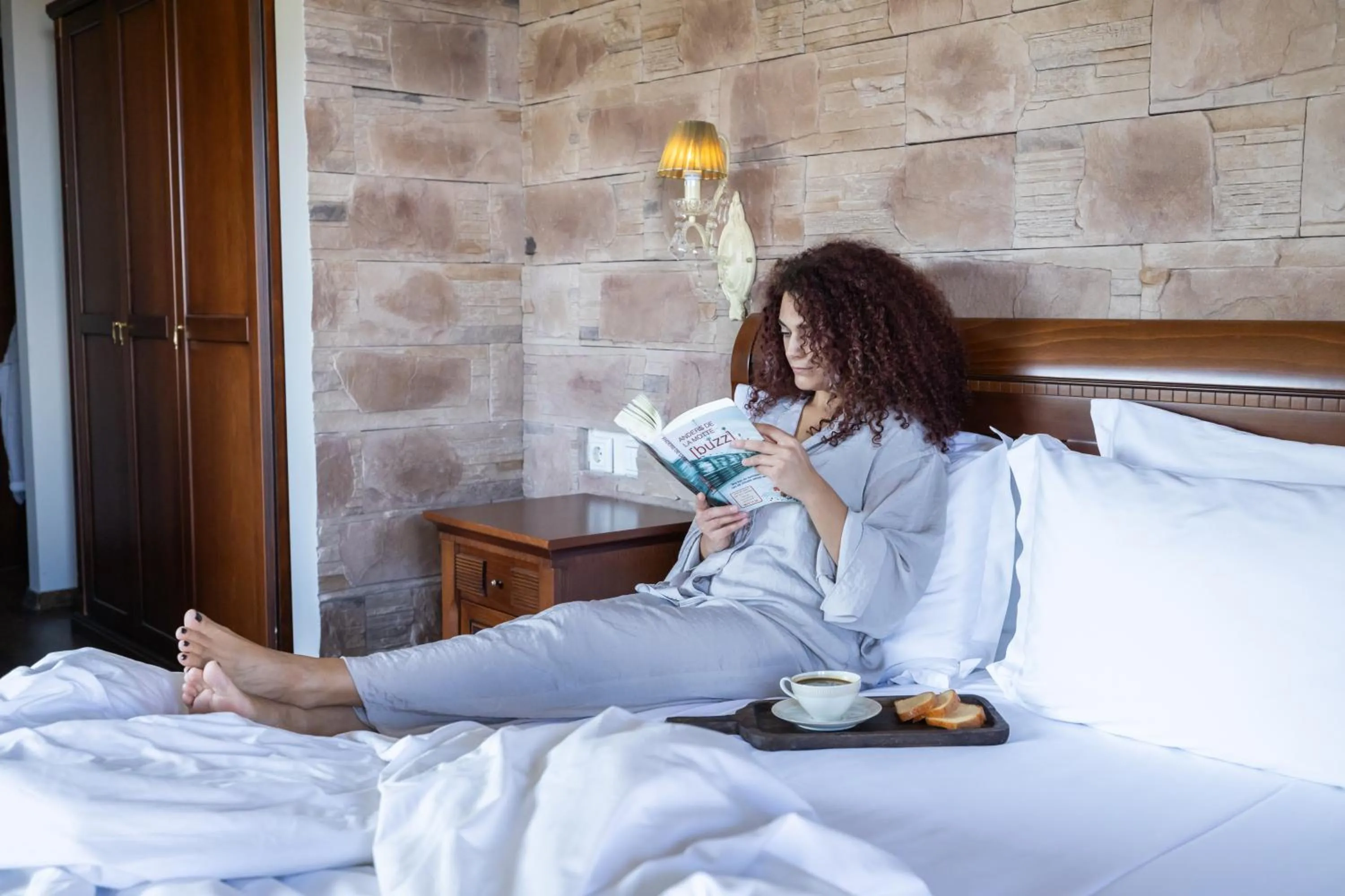 Alseides, The Home Experience