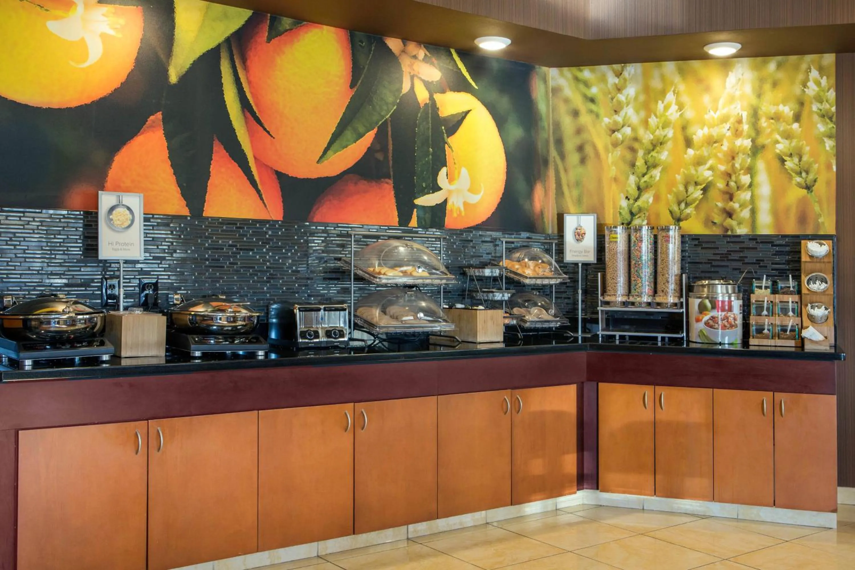 Breakfast in Fairfield Inn & Suites St. Cloud