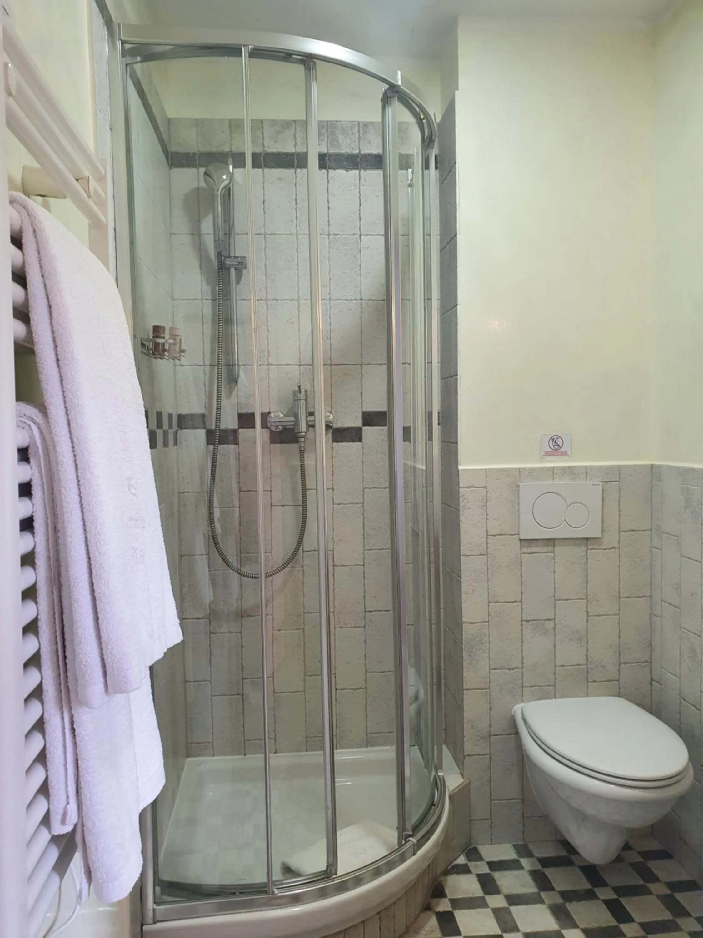 Bathroom in Hôtel Eze Hermitage