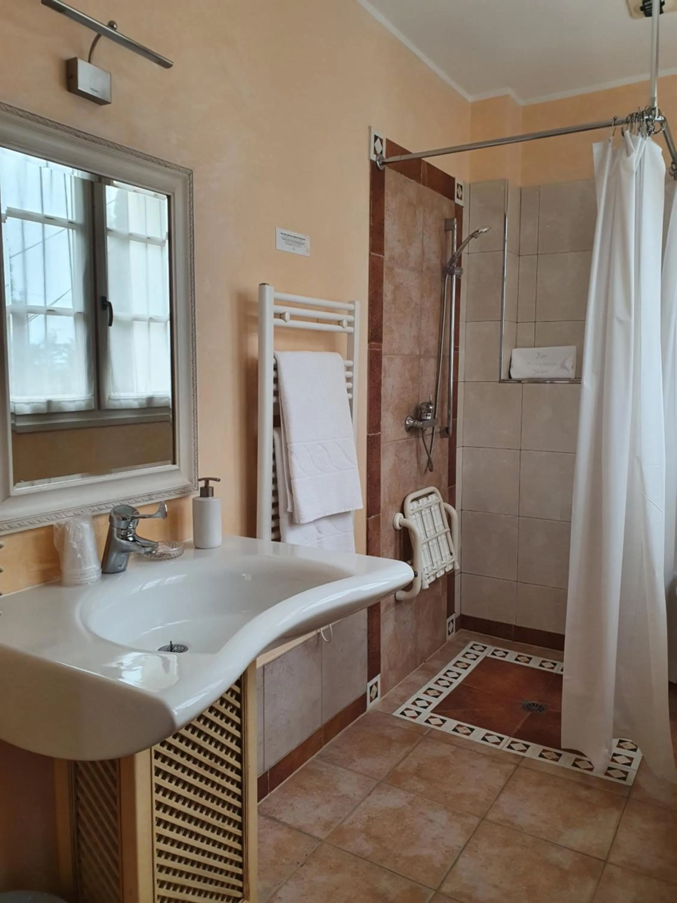 Bathroom in Hôtel Eze Hermitage