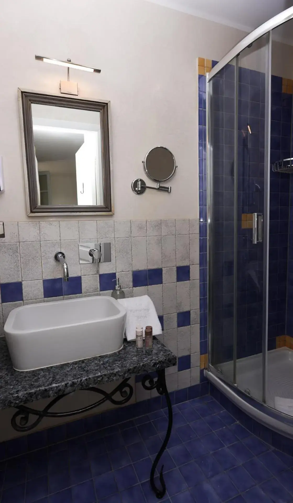 Prestige Double or Twin Room in Hôtel Eze Hermitage Prestige Double or Twin Room in Hôtel Eze Hermitage