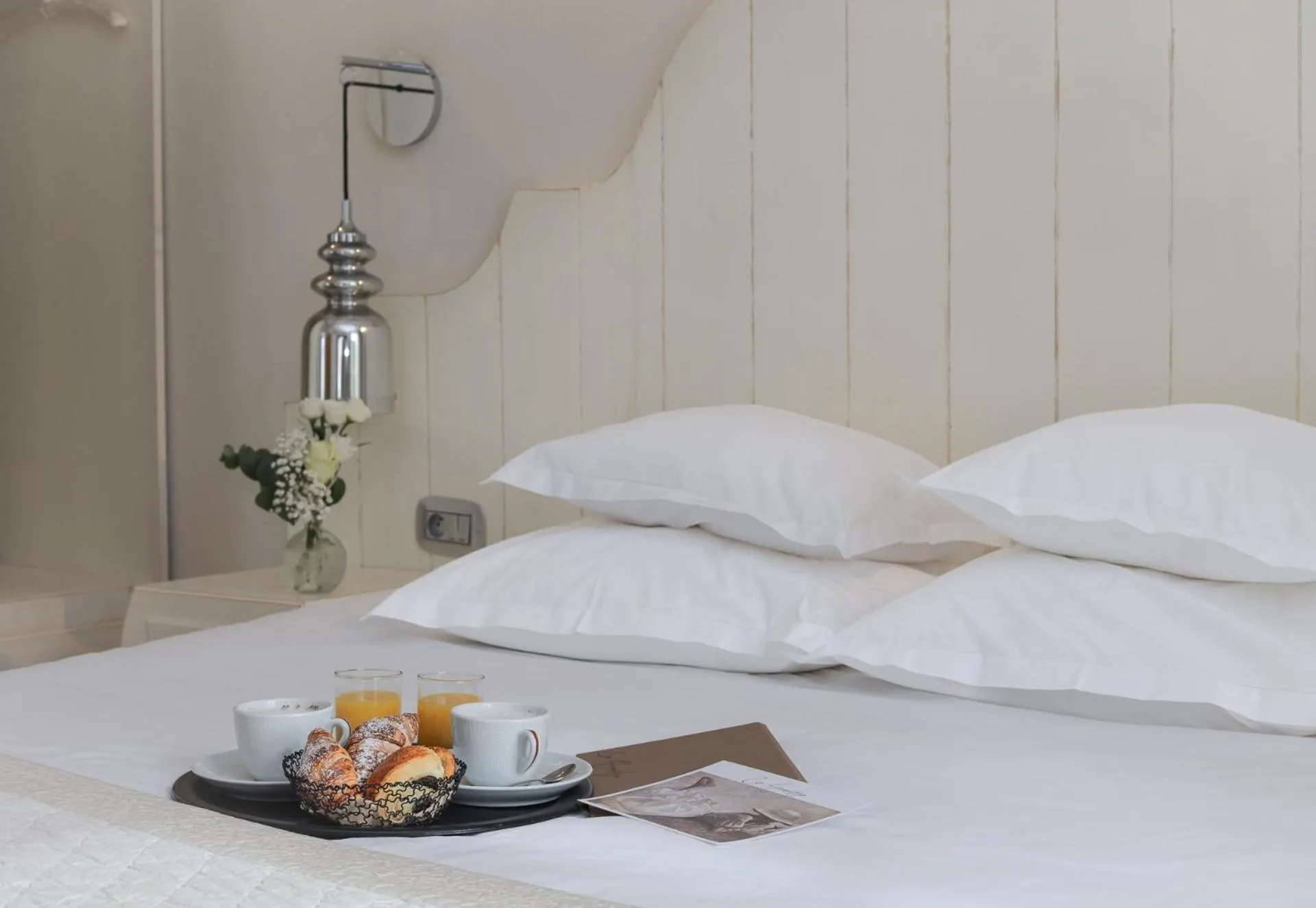 Bed in Hôtel Eze Hermitage