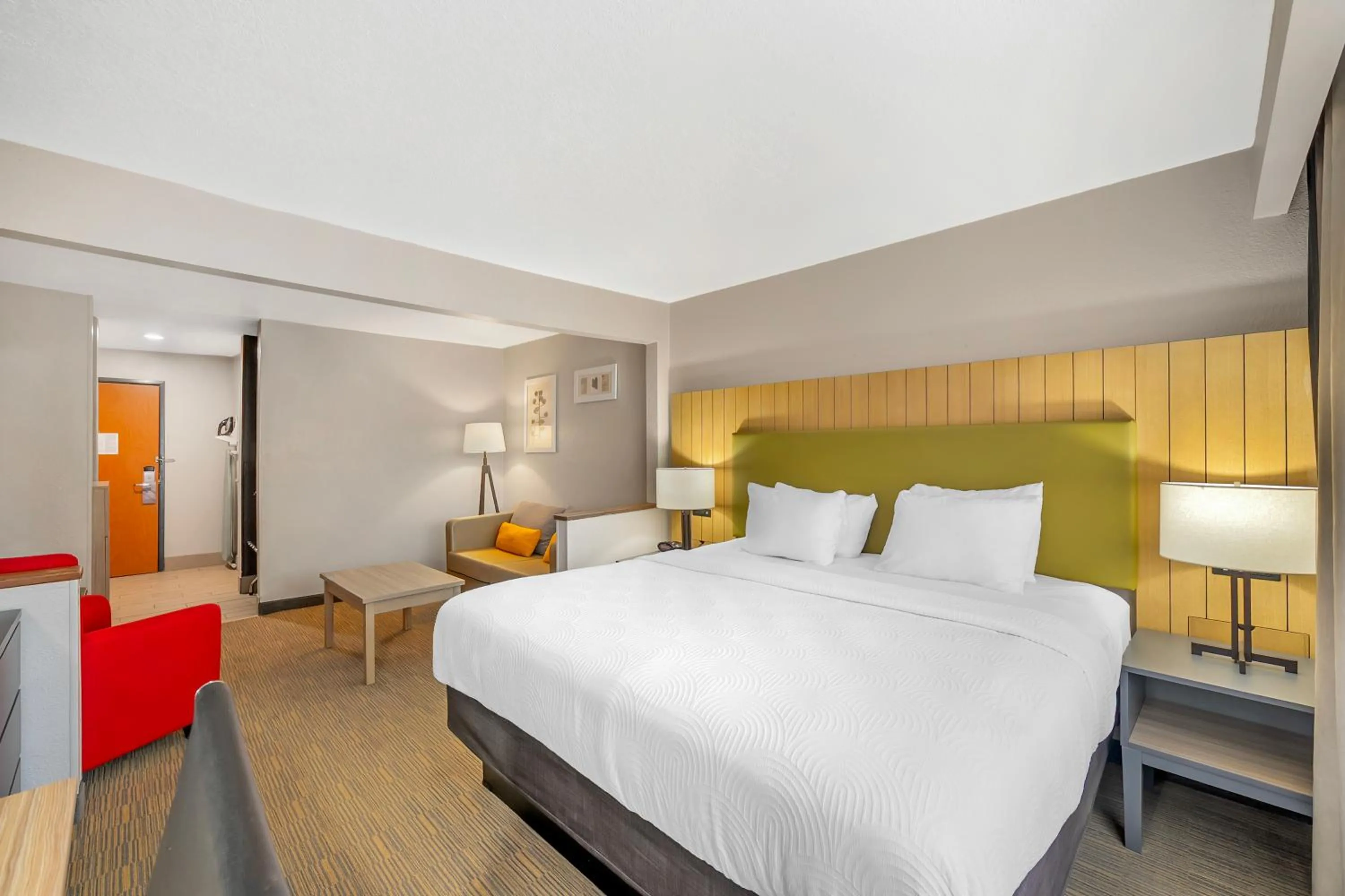 Bed in Country Inn & Suites by Radisson, Fairview Heights, IL