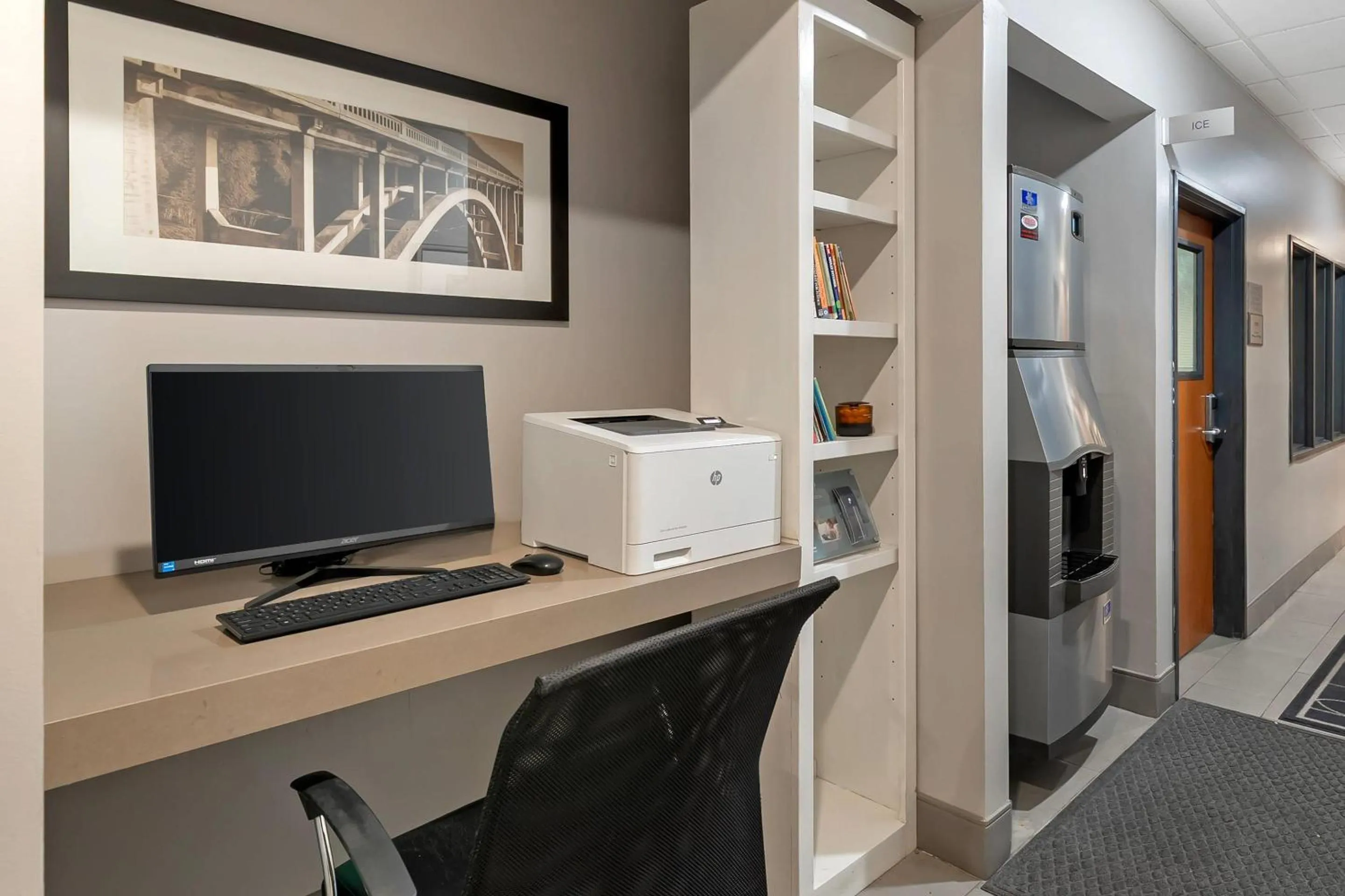 Business facilities in Country Inn & Suites by Radisson, Fairview Heights, IL