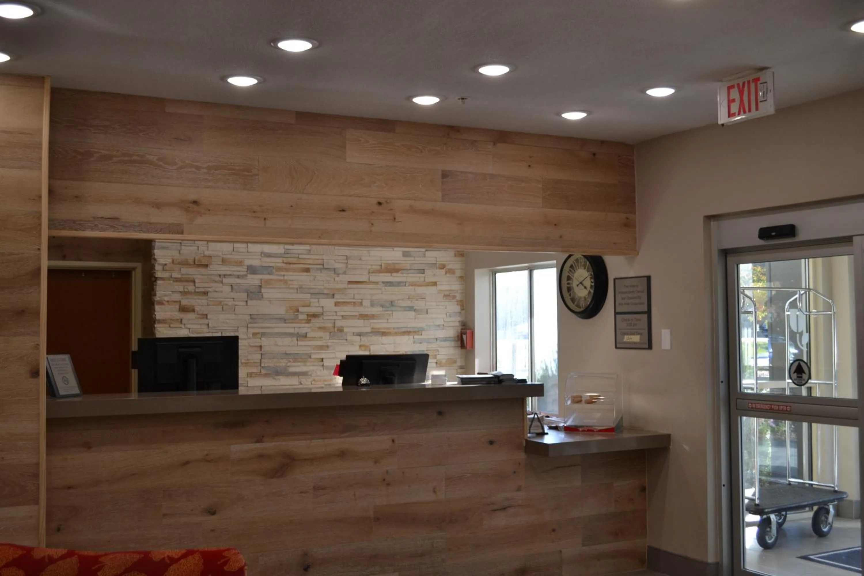 Lobby or reception in Country Inn & Suites by Radisson, Fairview Heights, IL