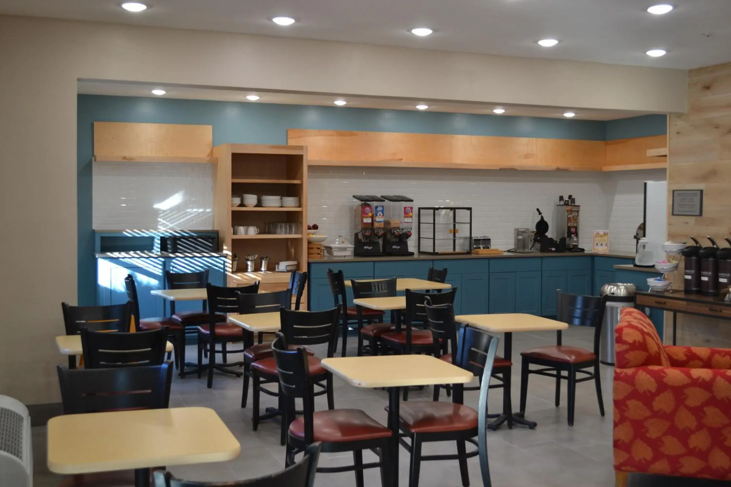 Breakfast in Country Inn & Suites by Radisson, Fairview Heights, IL Breakfast in Country Inn & Suites by Radisson, Fairview Heights, IL