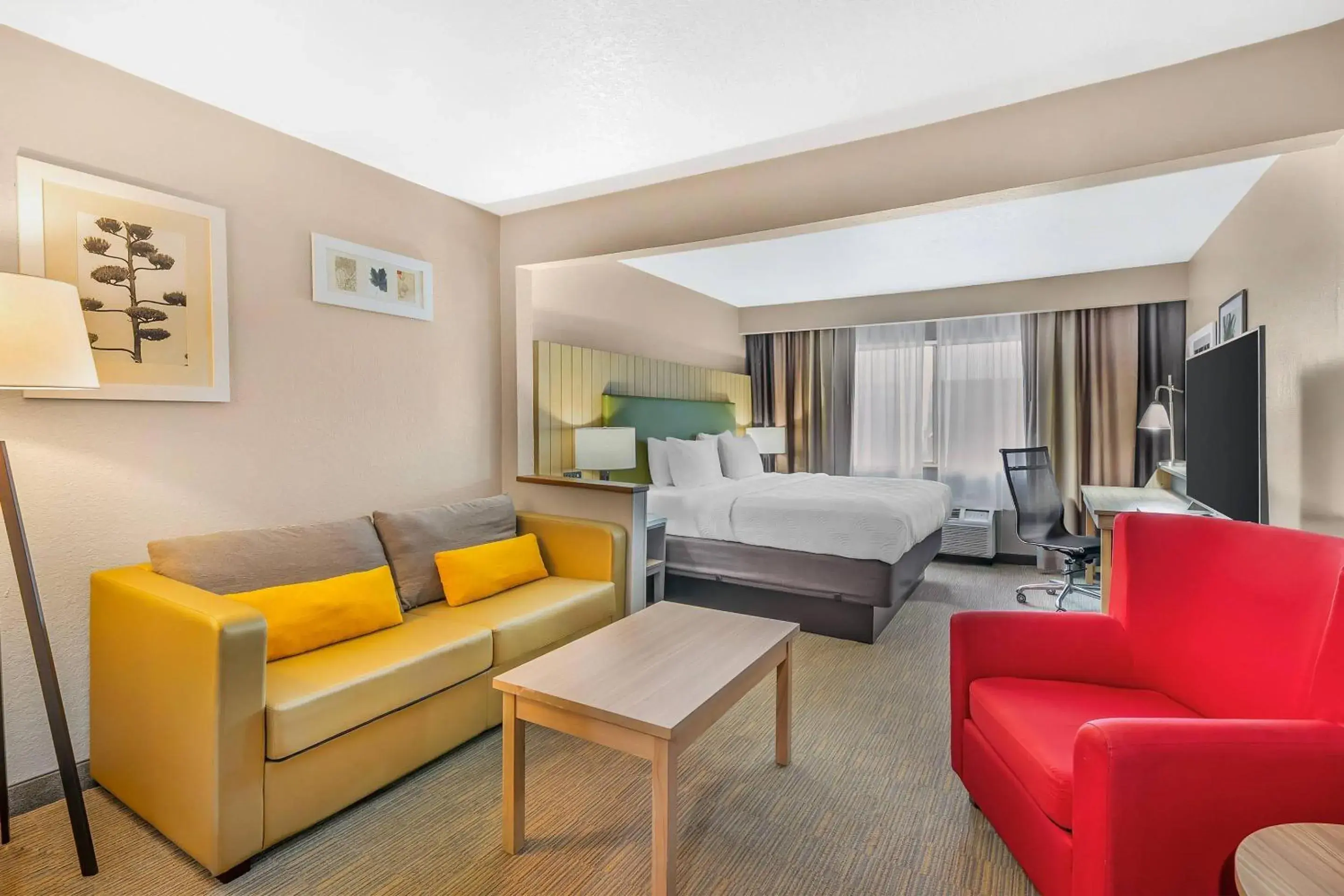 Bedroom, Bed in Country Inn & Suites by Radisson, Fairview Heights, IL Bedroom, Bed in Country Inn & Suites by Radisson, Fairview Heights, IL