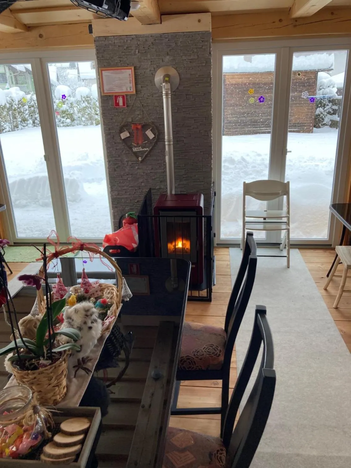 Communal lounge/ TV room in Aparthotel Pr' Jakapč'