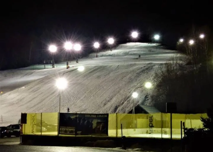 Night in Aparthotel Pr' Jakapč'