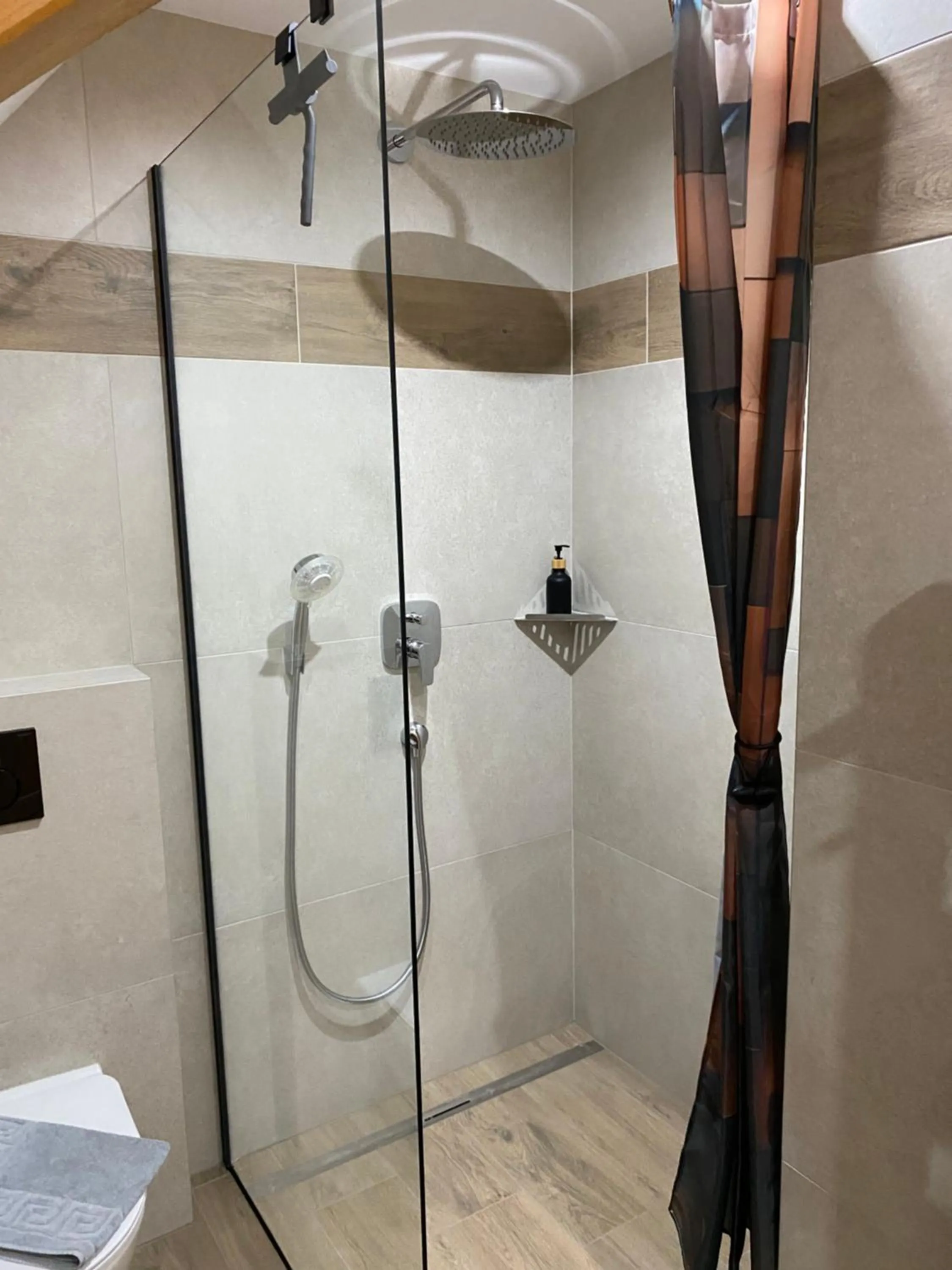 Shower in Aparthotel Pr' Jakapč'