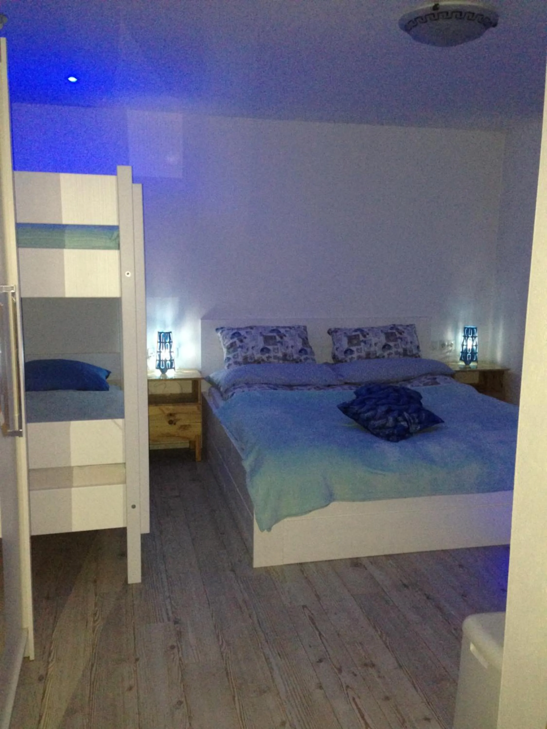 Shower, Bed in Aparthotel Pr' Jakapč'