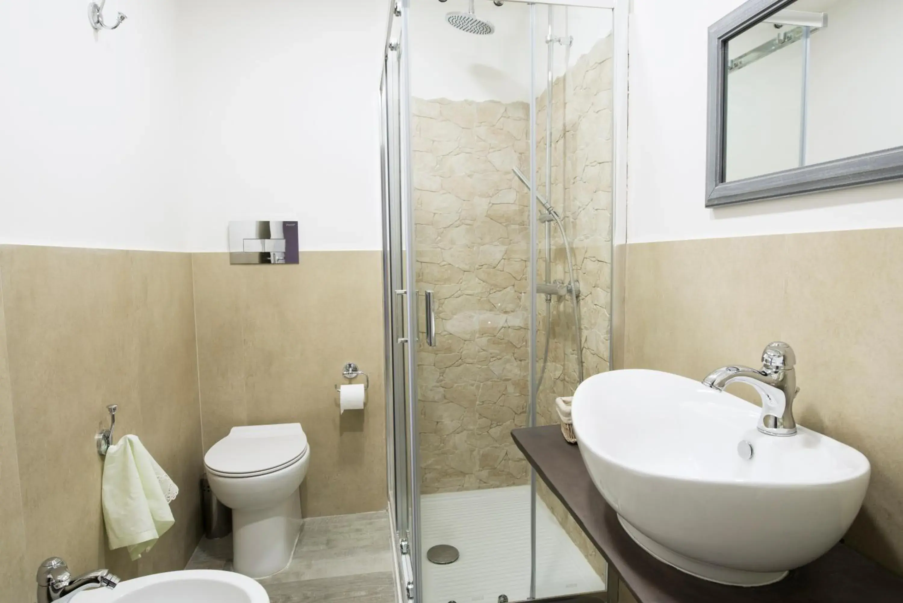 Double Room with Balcony in Dimora Partenopea Double Room with Balcony in Dimora Partenopea