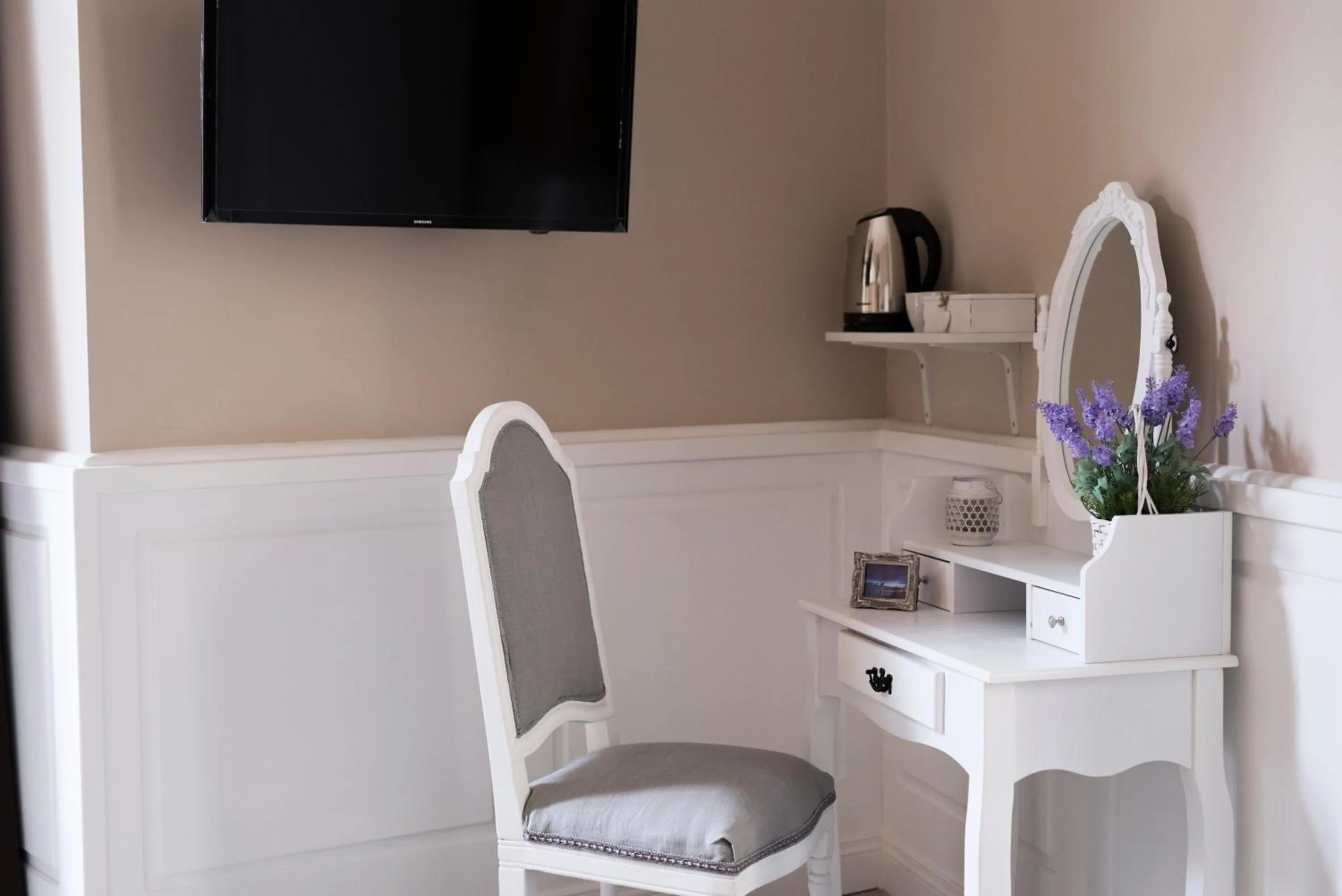 Photo of the whole room in Dimora Partenopea