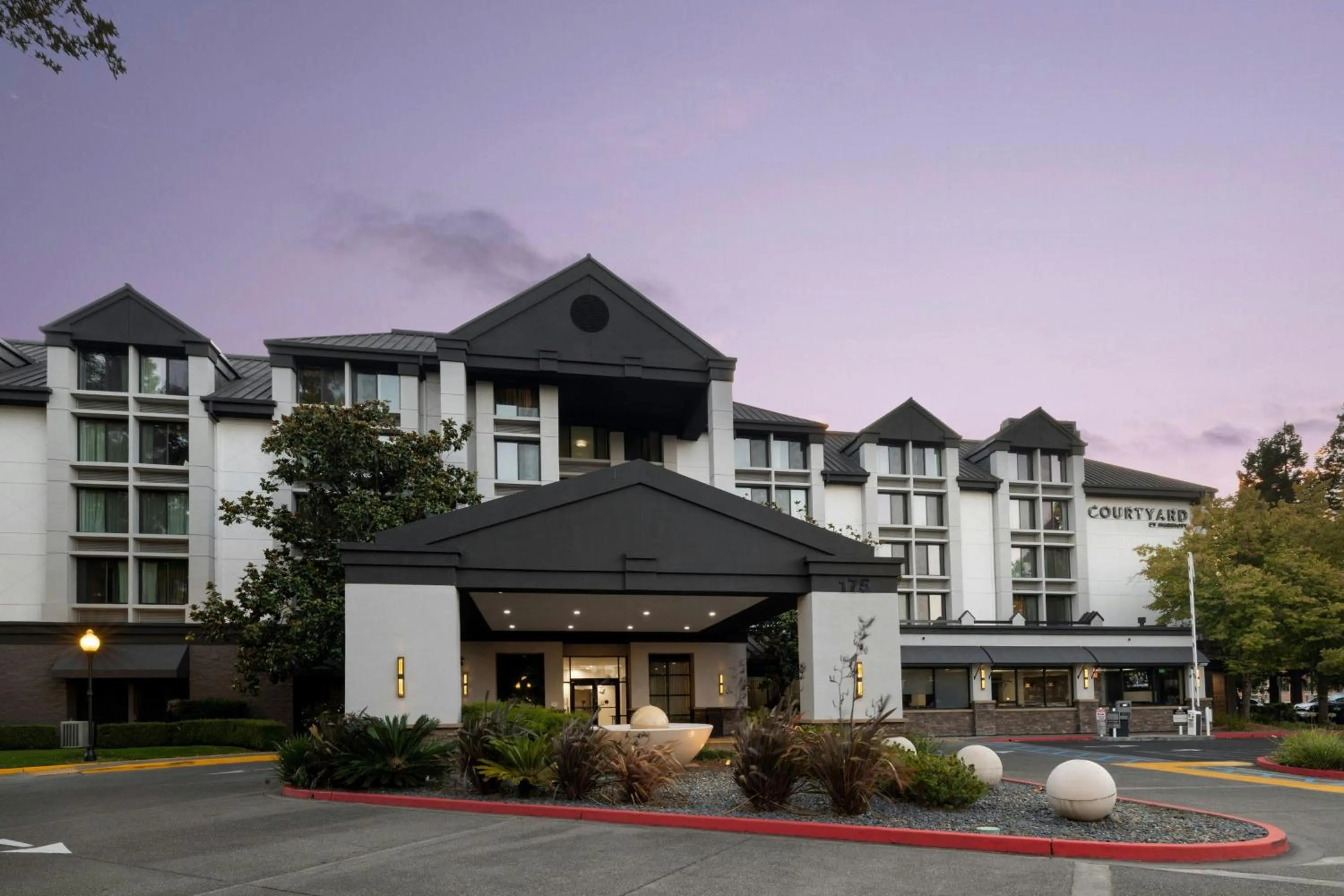 Property building in Courtyard by Marriott Santa Rosa