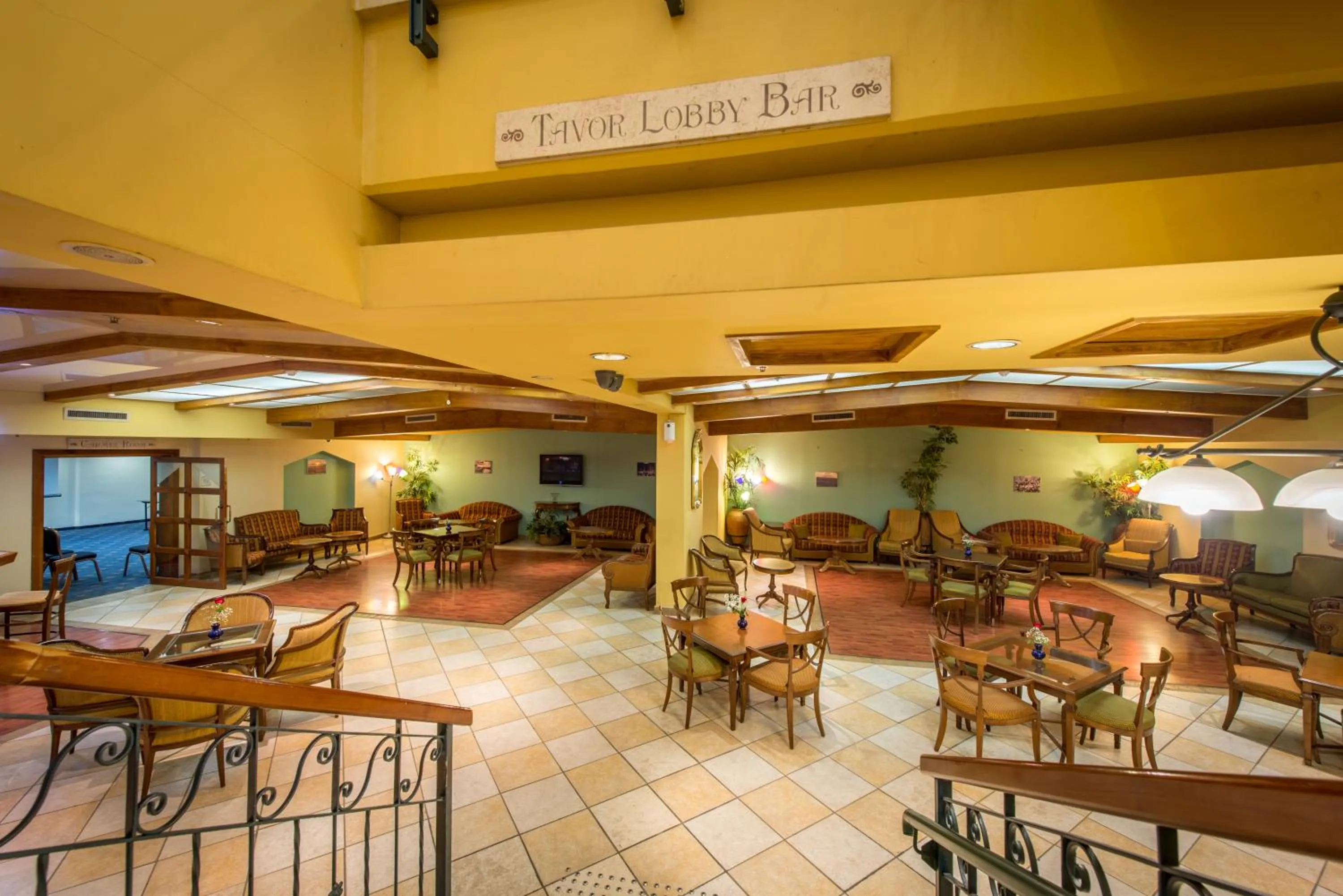 Lounge or bar in Mary’s Well Nazareth By Dan Hotels