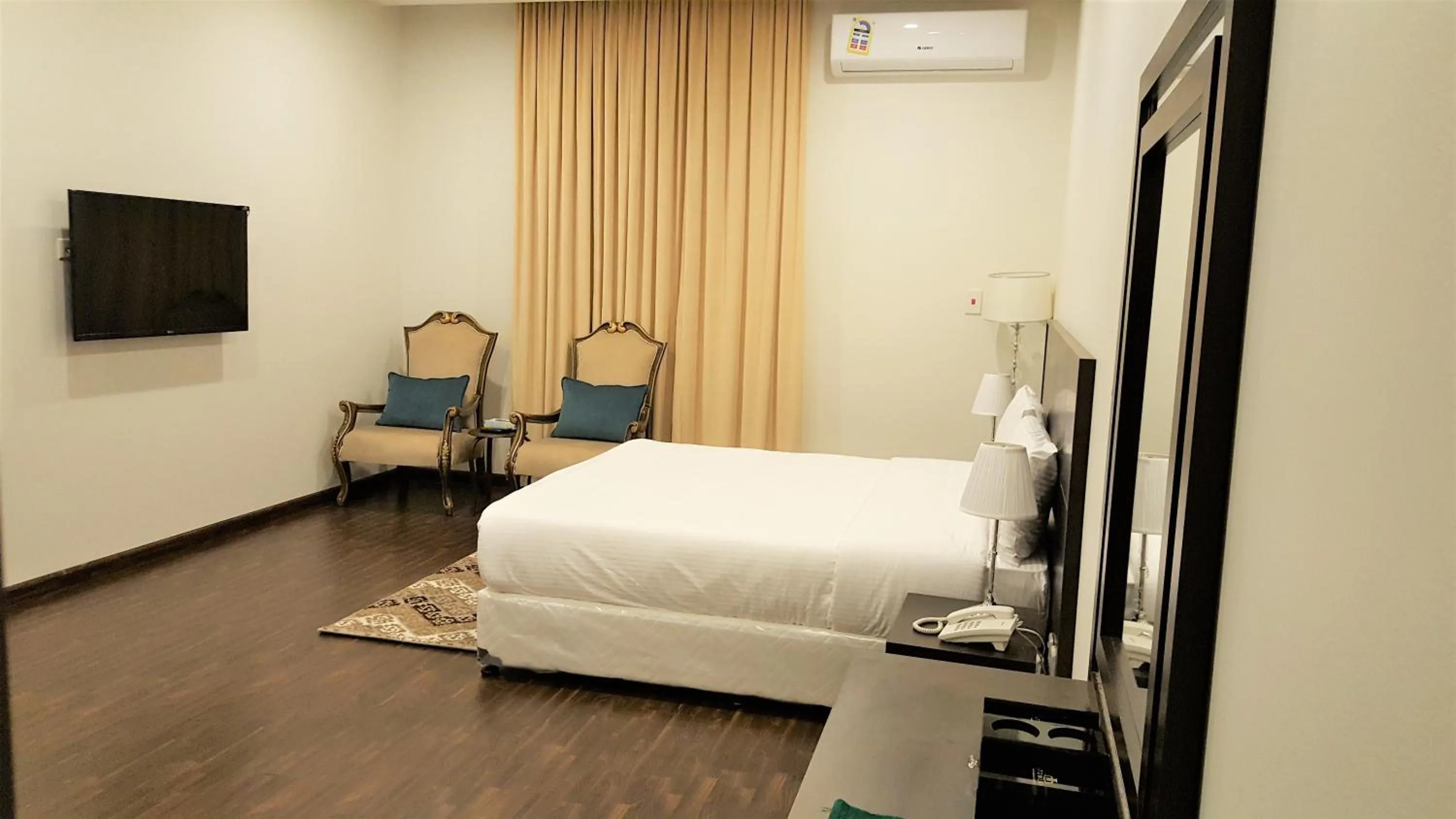 Bed in Towlan Al Rawdah