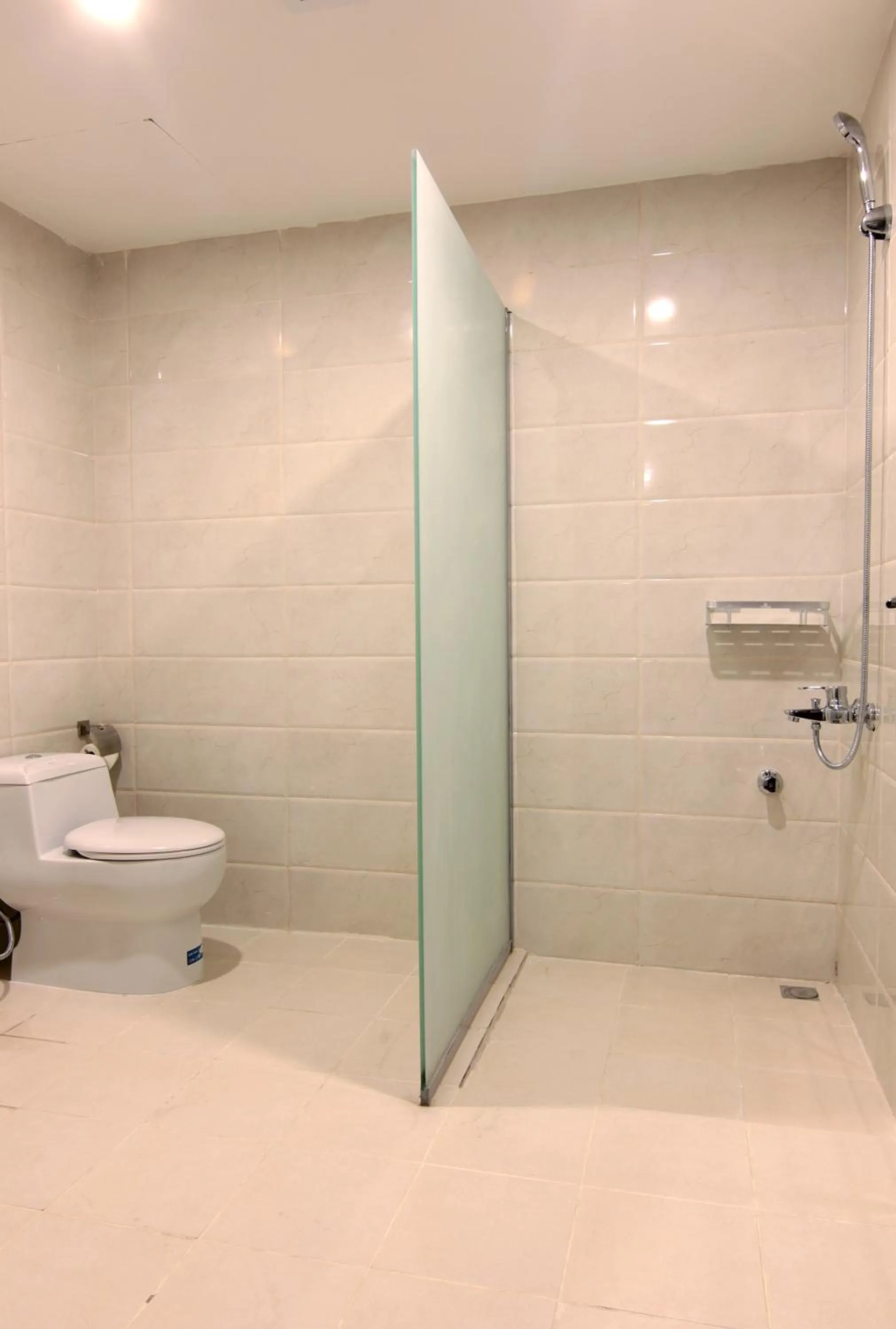 Toilet in Towlan Al Rawdah