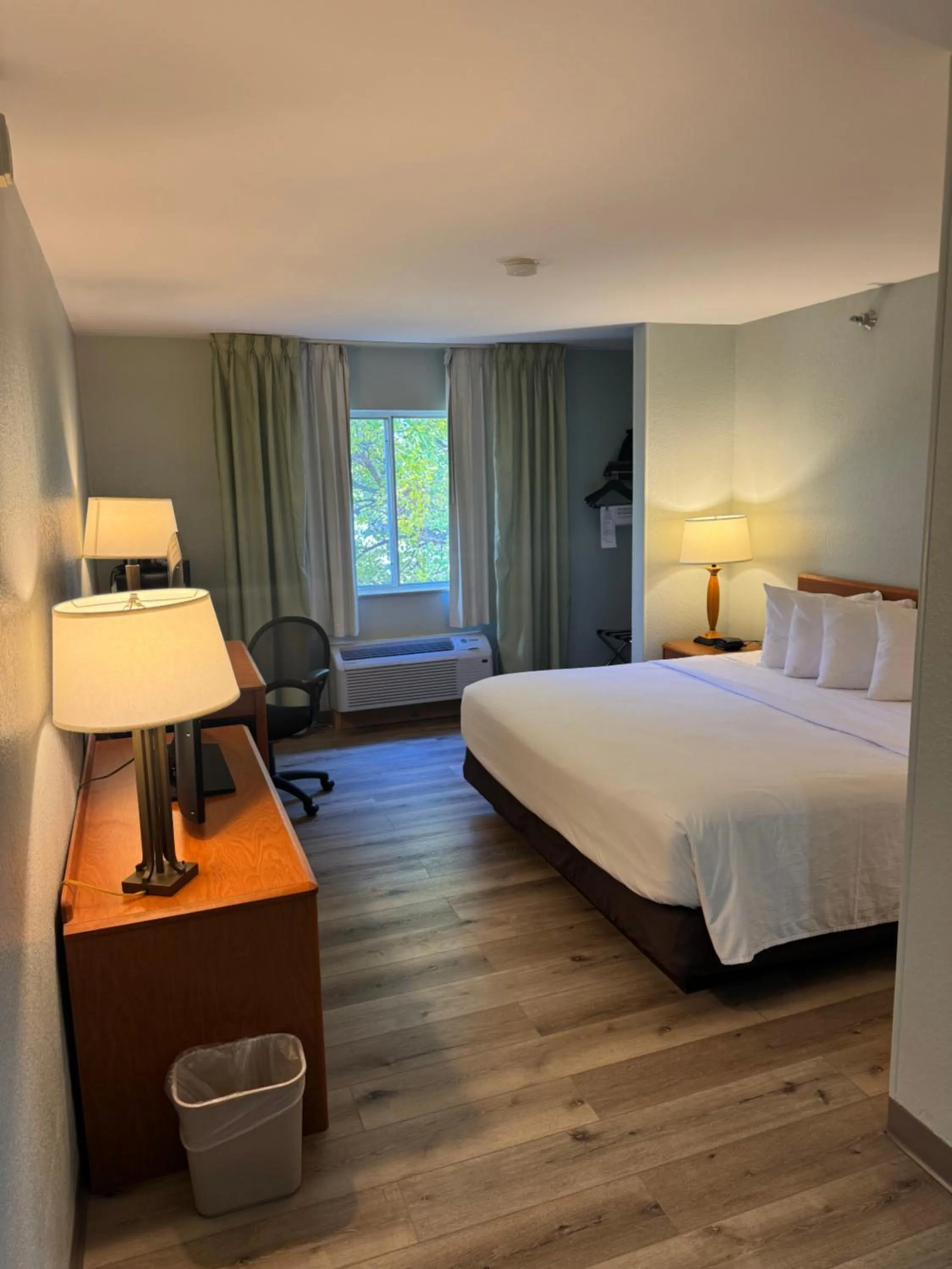 Bed in Wingate by Wyndham Sioux City