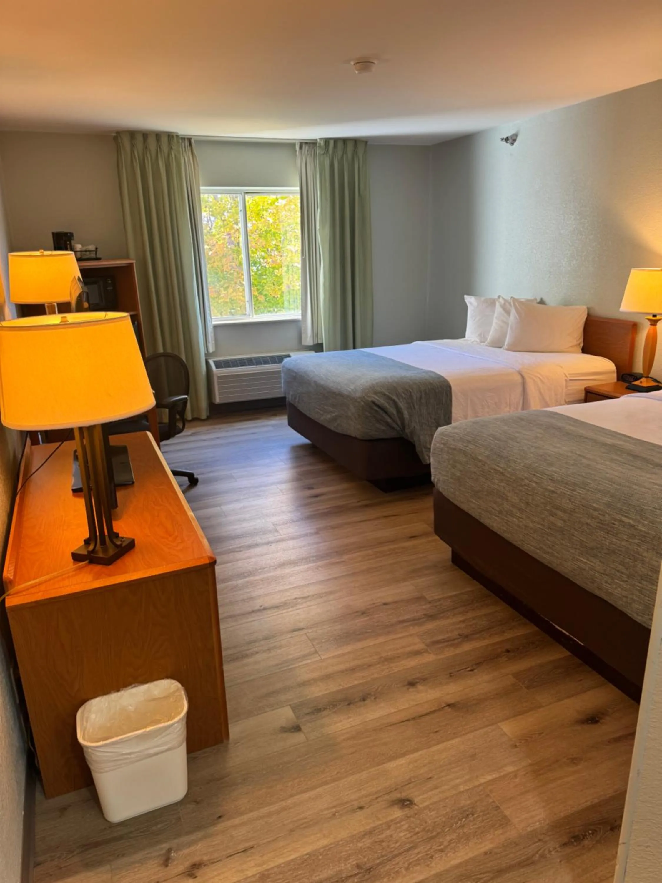 Bedroom, Bed in Wingate by Wyndham Sioux City