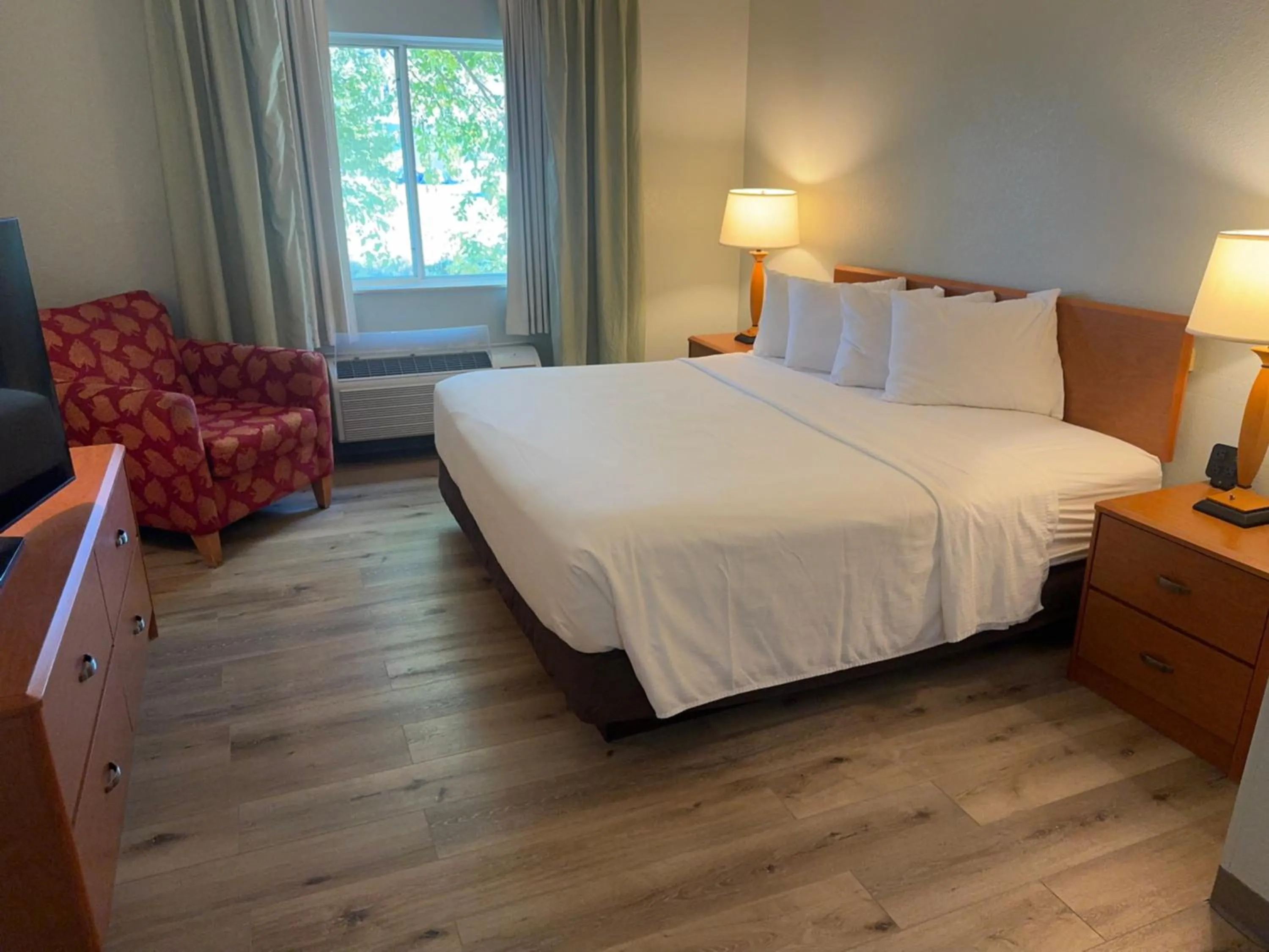 Bed in Wingate by Wyndham Sioux City