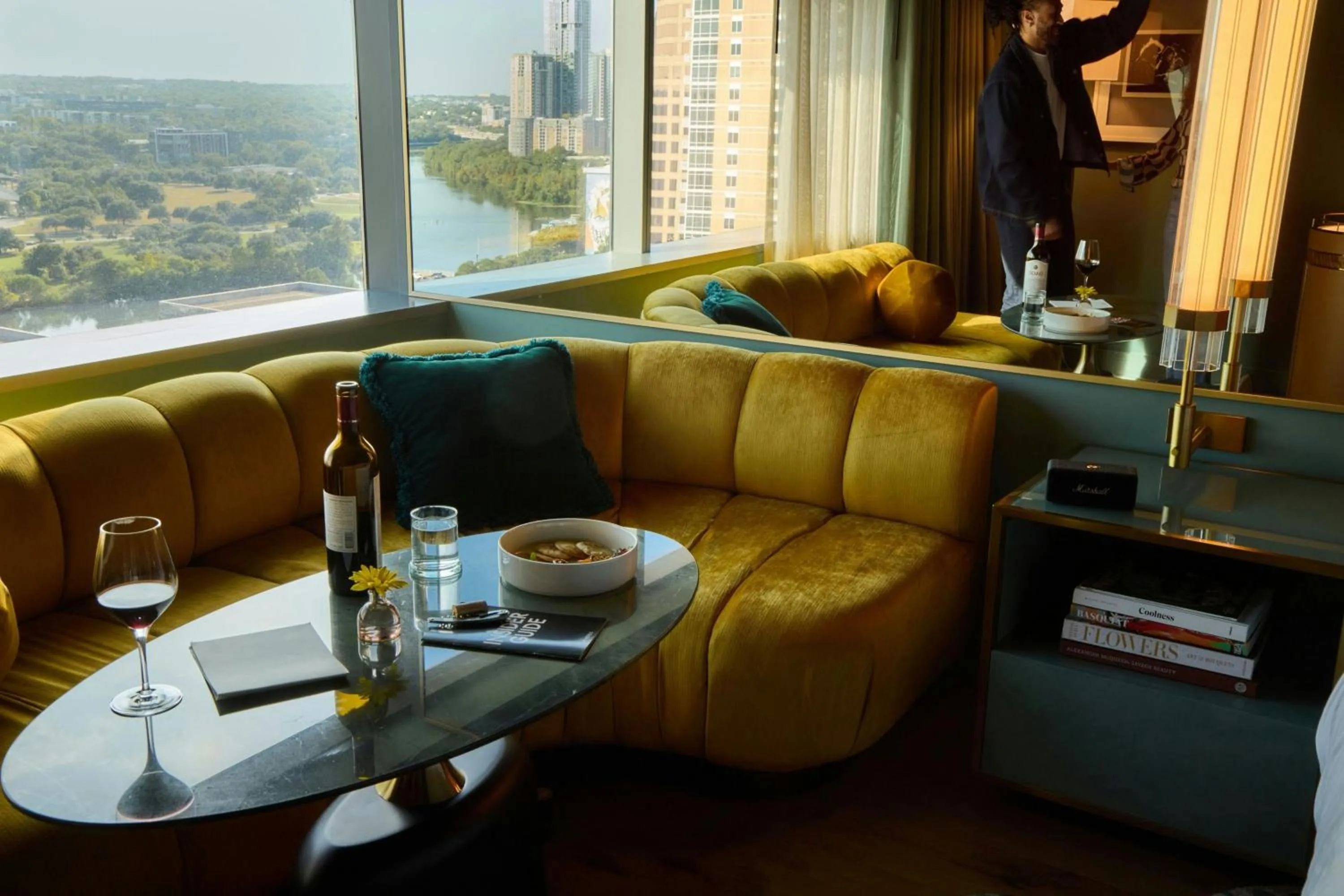 Photo of the whole room in W Austin