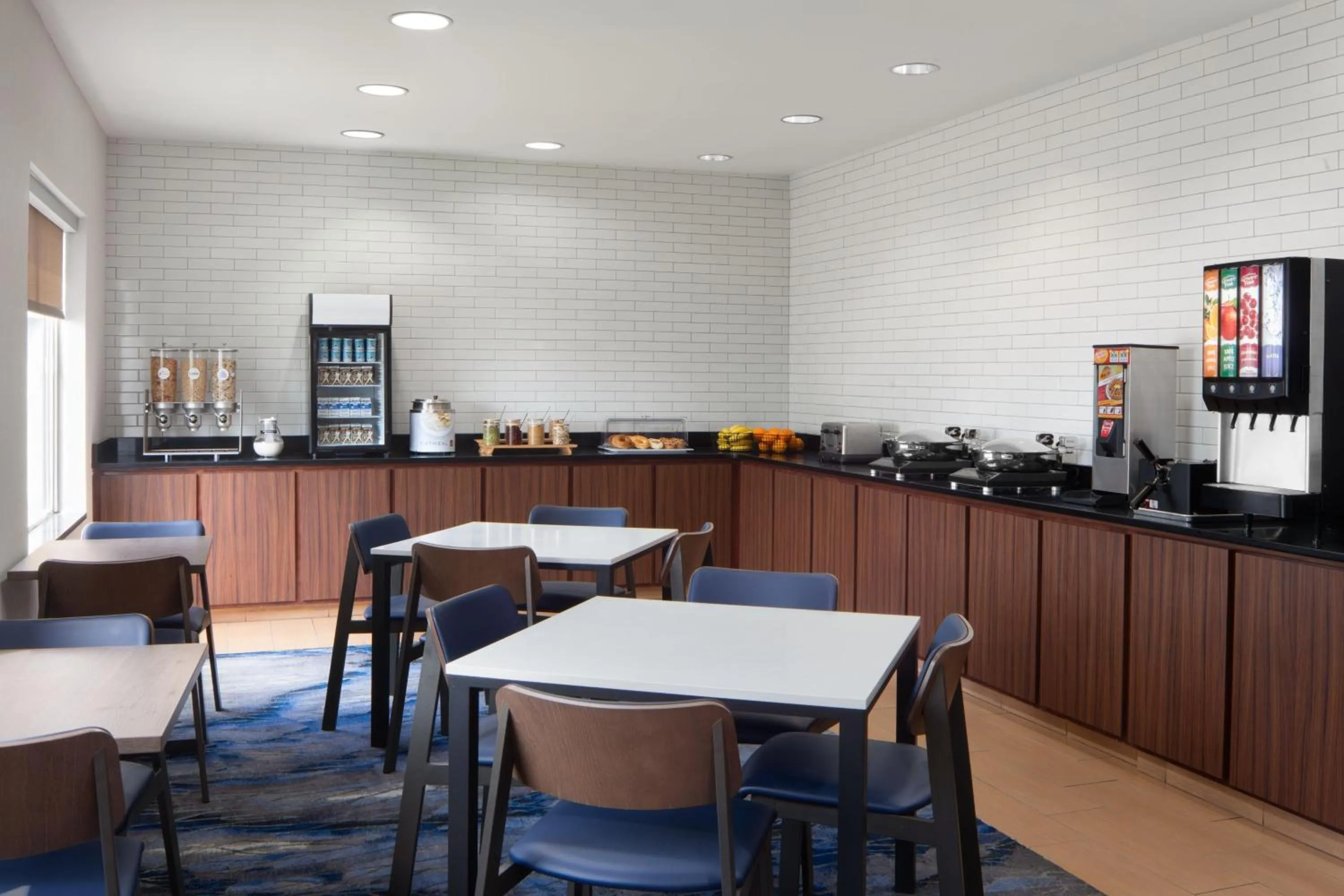 Breakfast in Fairfield Inn Fort Leonard Wood St. Robert