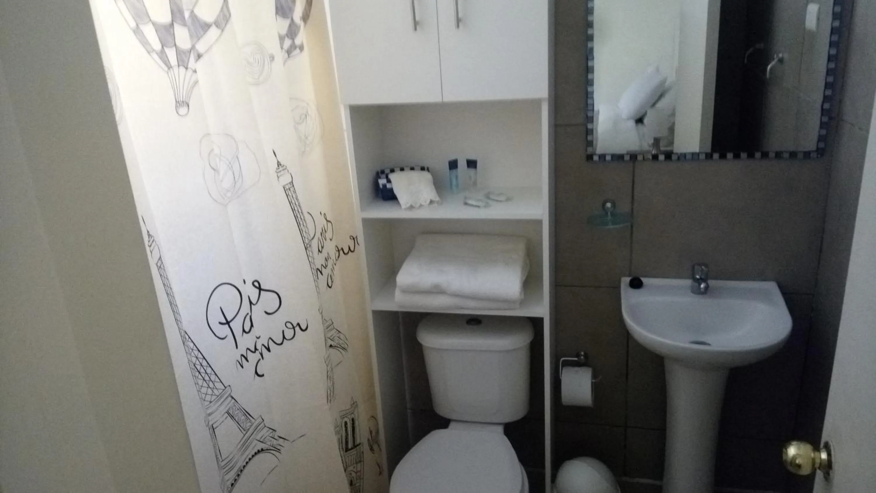 Bathroom in Hostal Los Castaños
