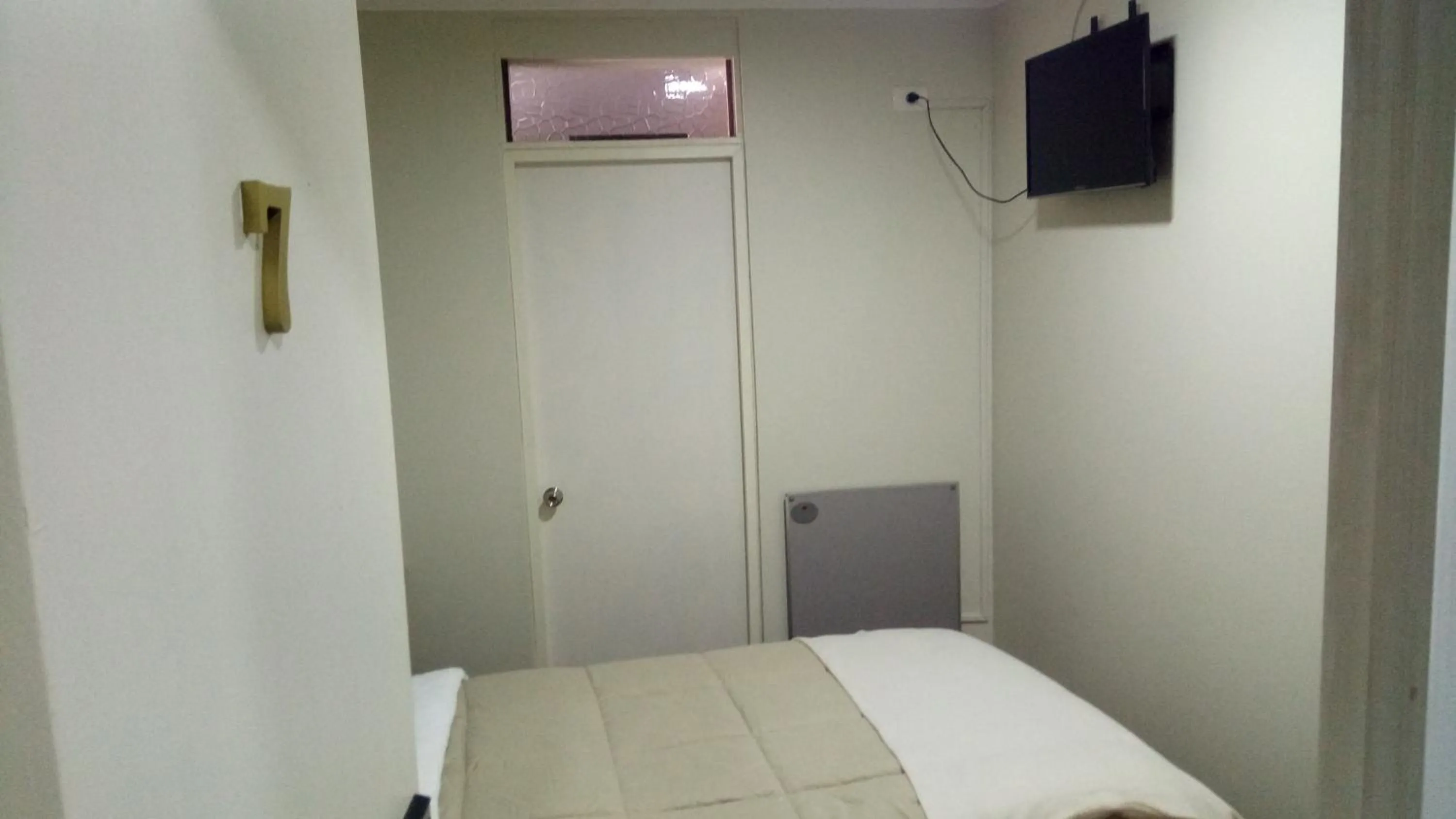 TV and multimedia, Bed in Hostal Los Castaños