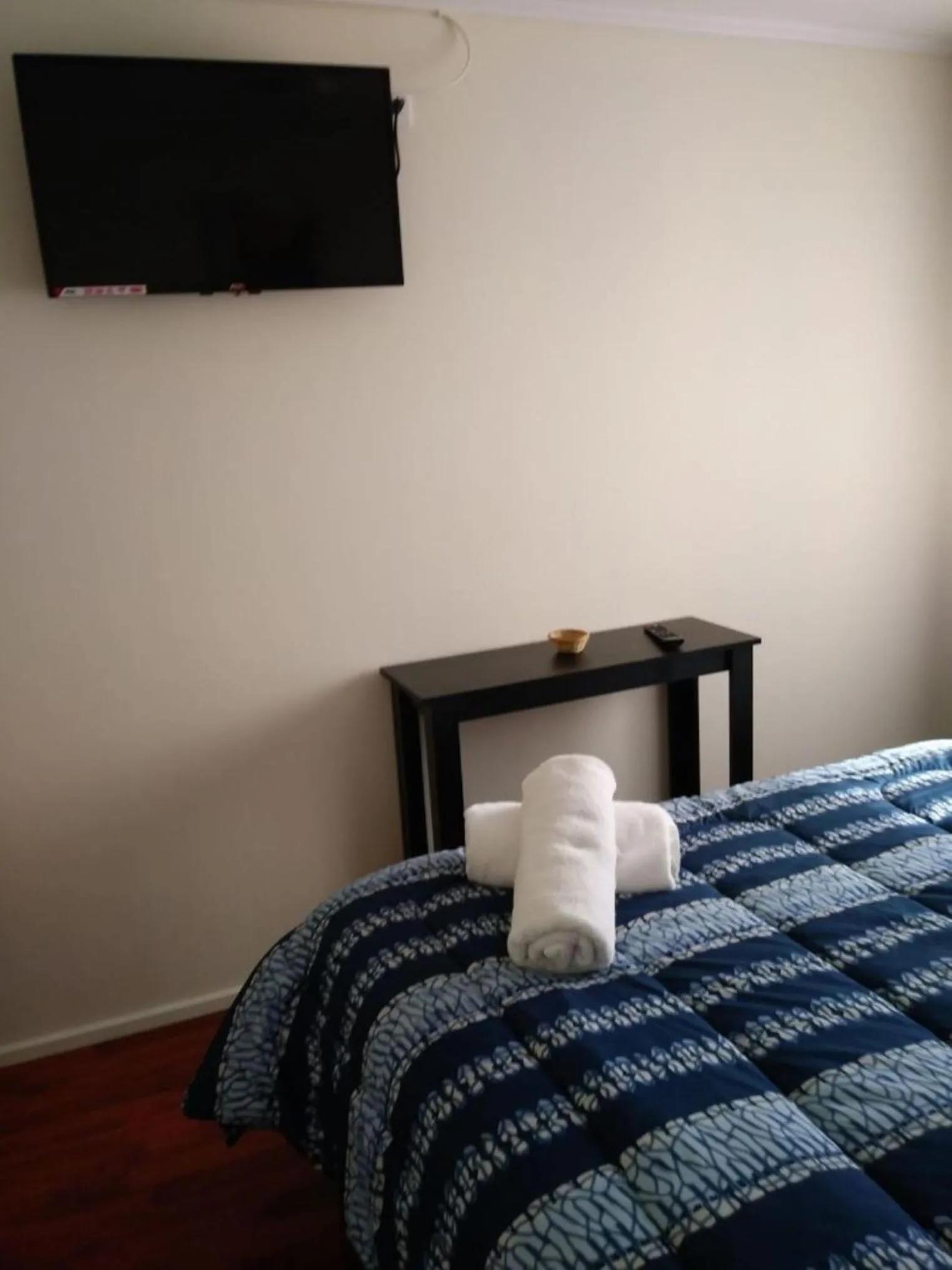 TV and multimedia, Bed in Hostal Los Castaños