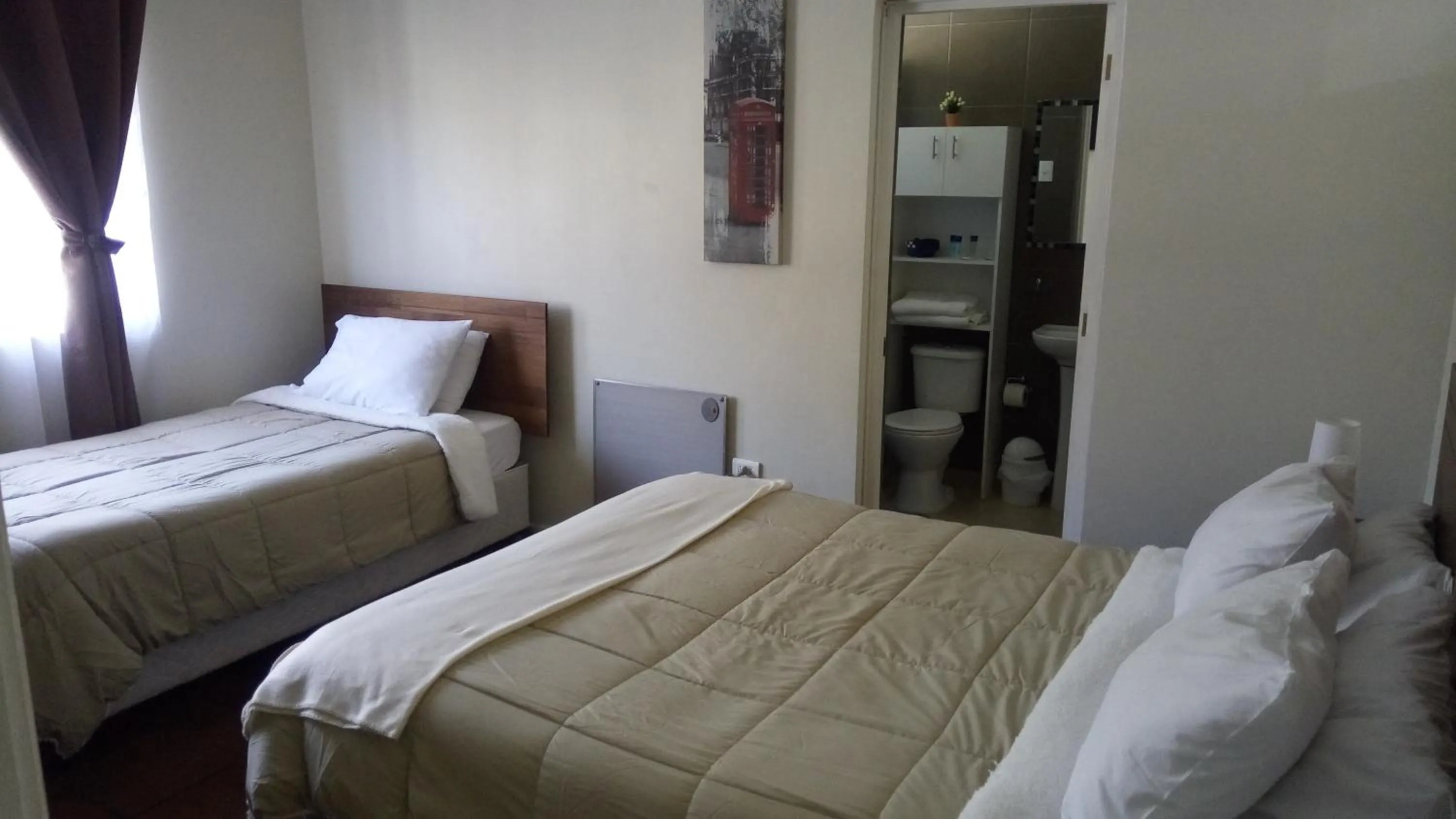 Bed in Hostal Los Castaños