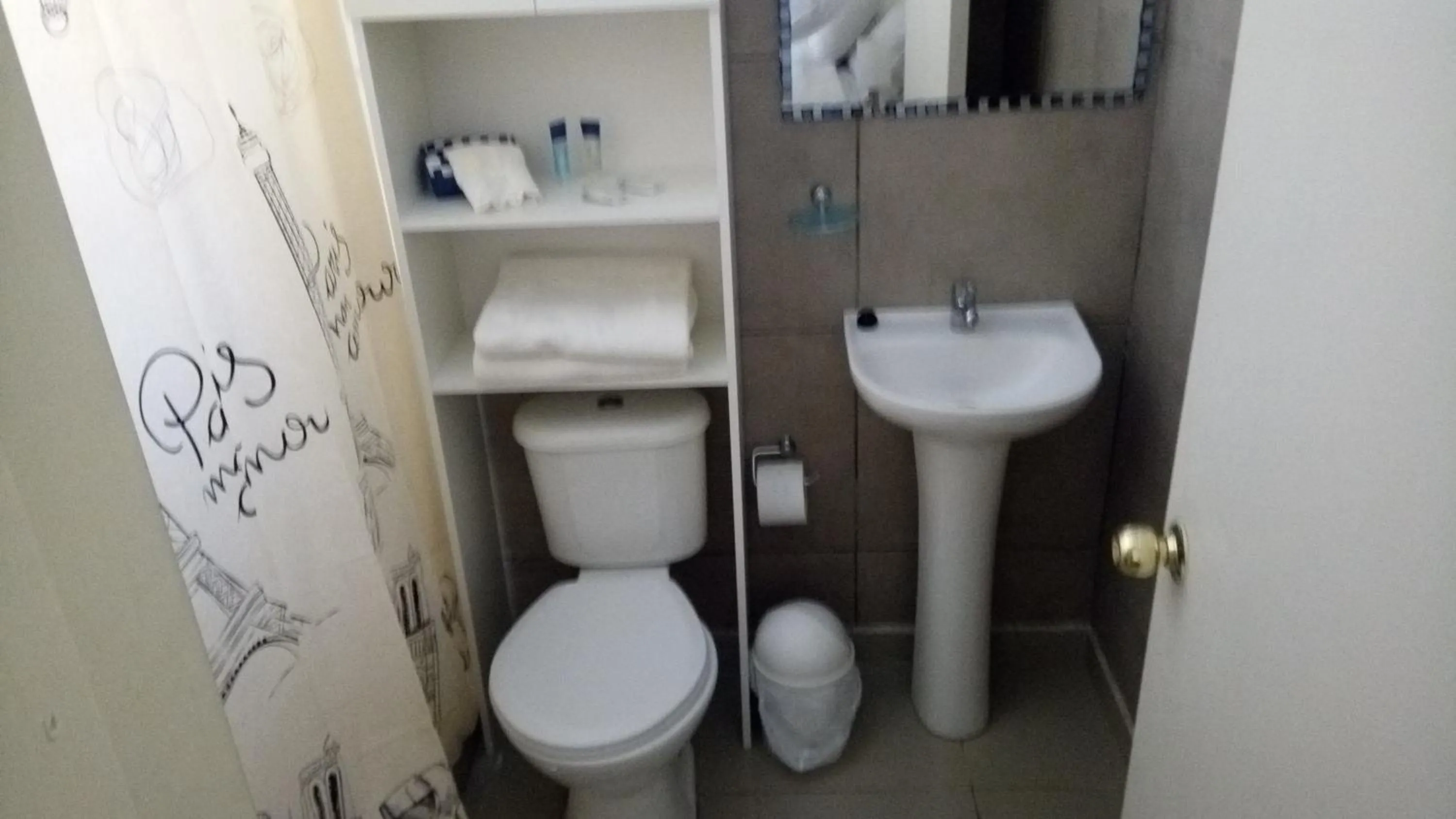 Bathroom in Hostal Los Castaños