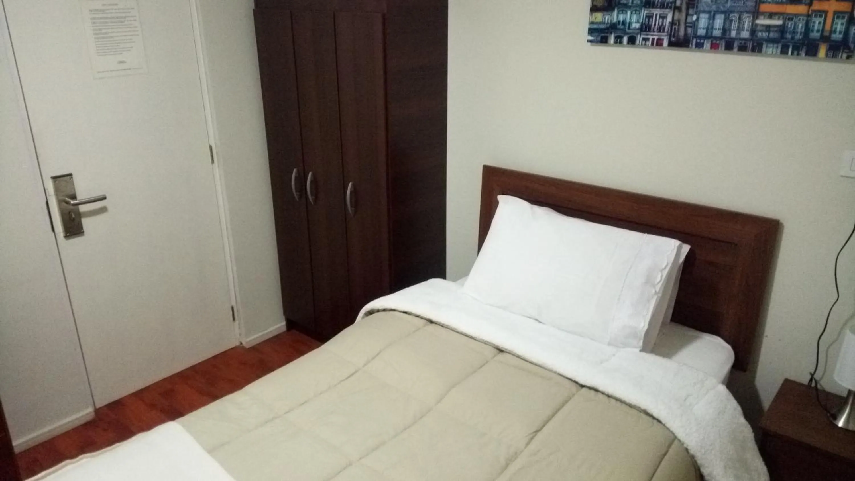 Photo of the whole room, Bed in Hostal Los Castaños