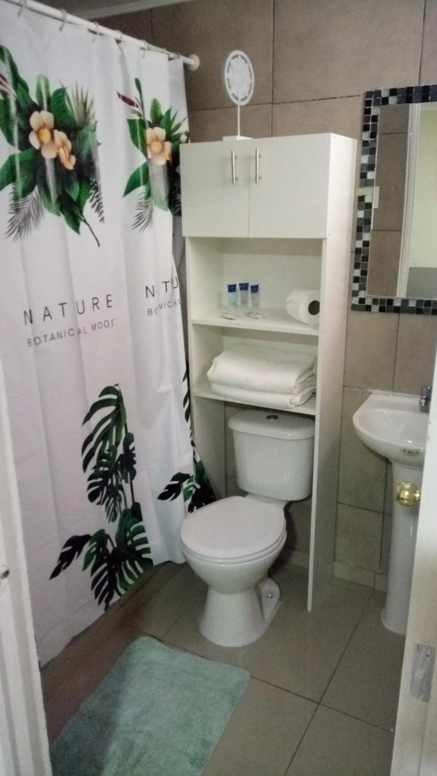 Toilet in Hostal Los Castaños