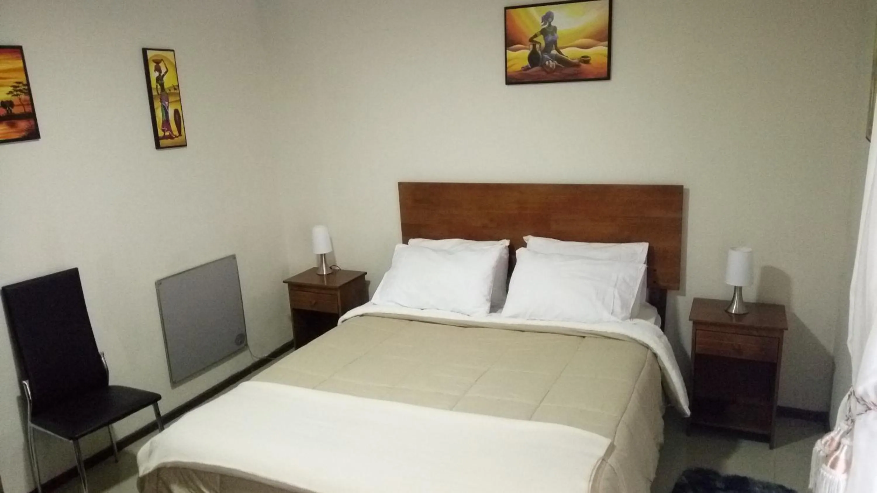 Bed in Hostal Los Castaños