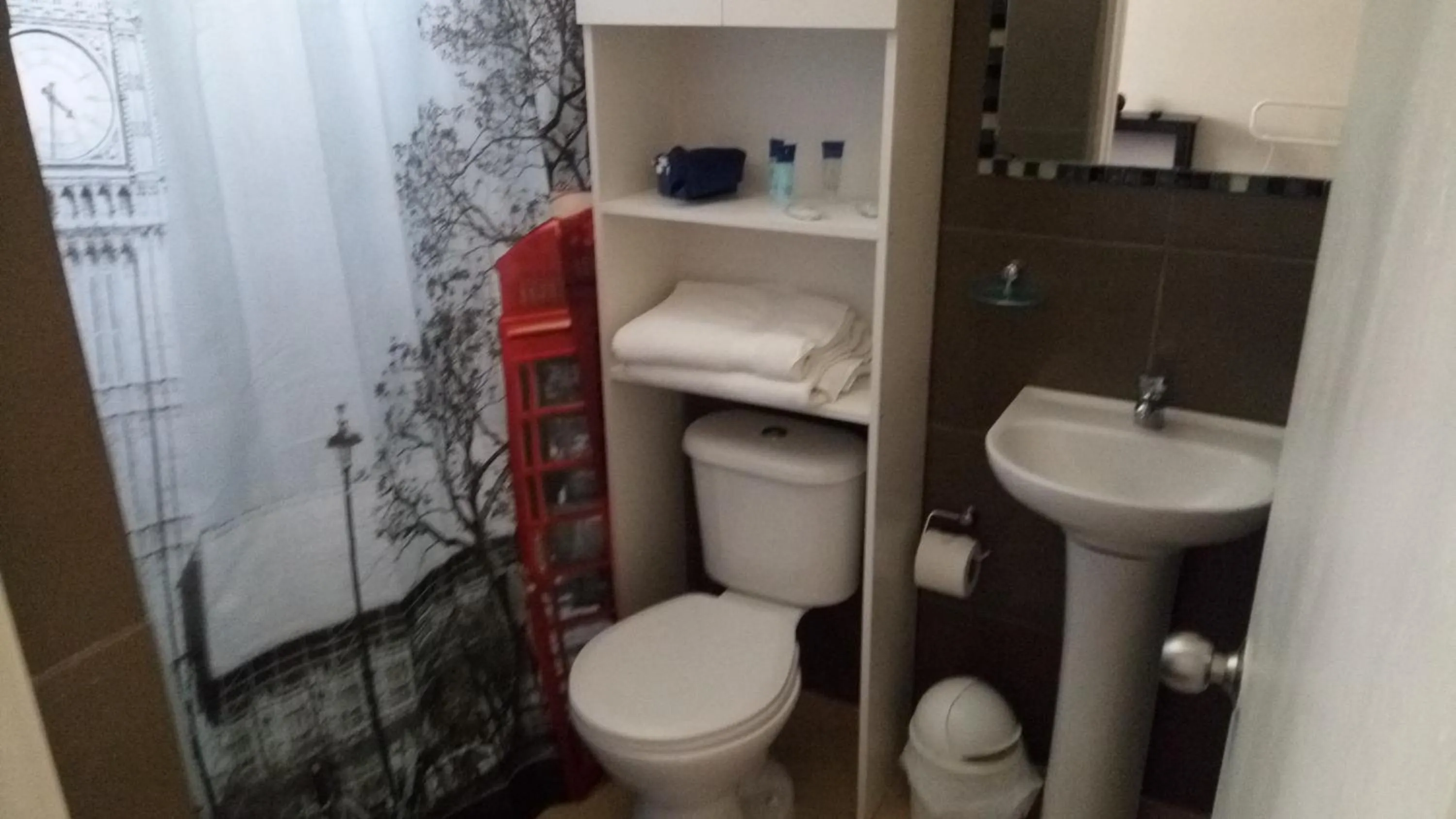 Bathroom in Hostal Los Castaños