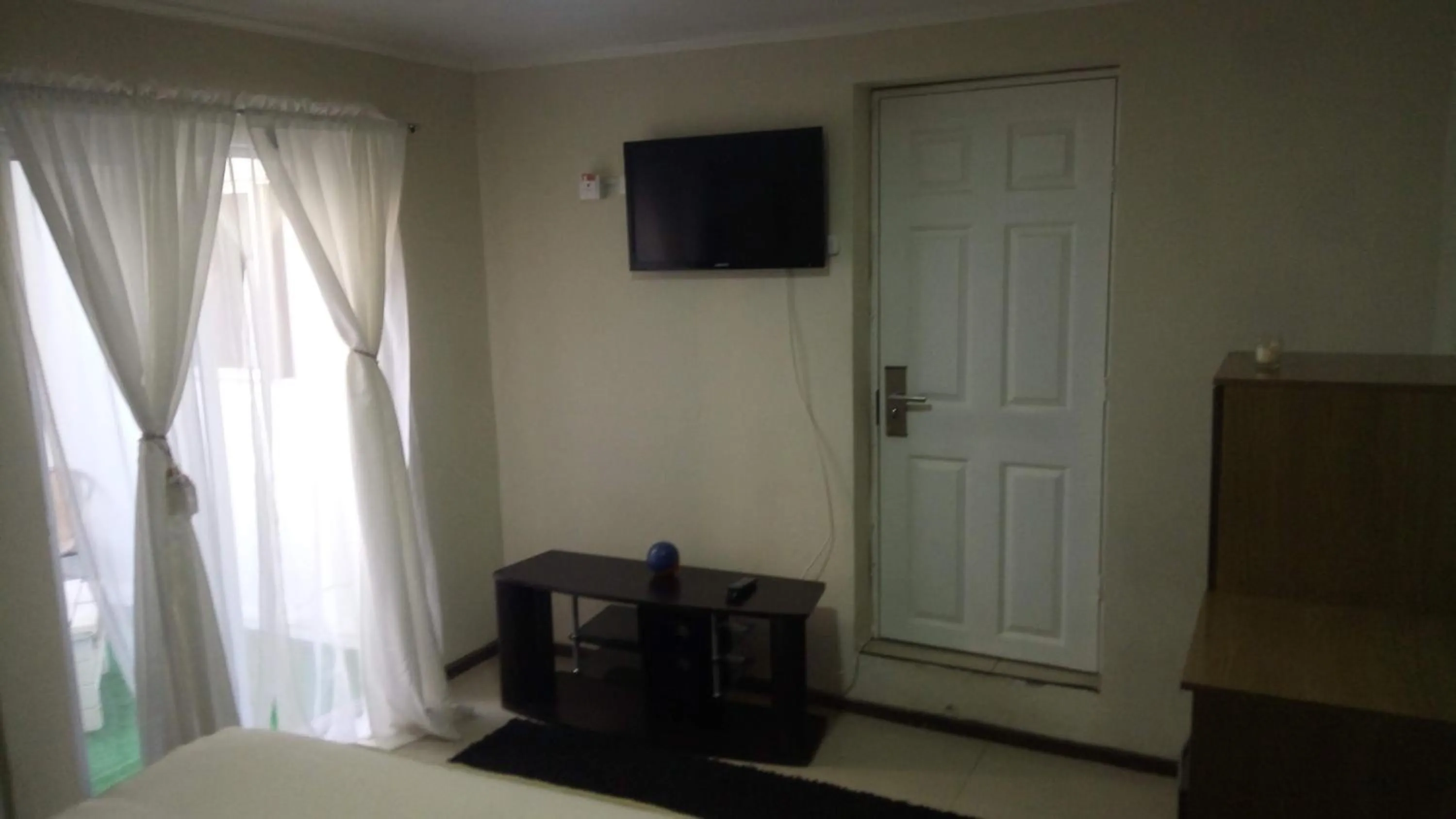 TV and multimedia, Bed in Hostal Los Castaños