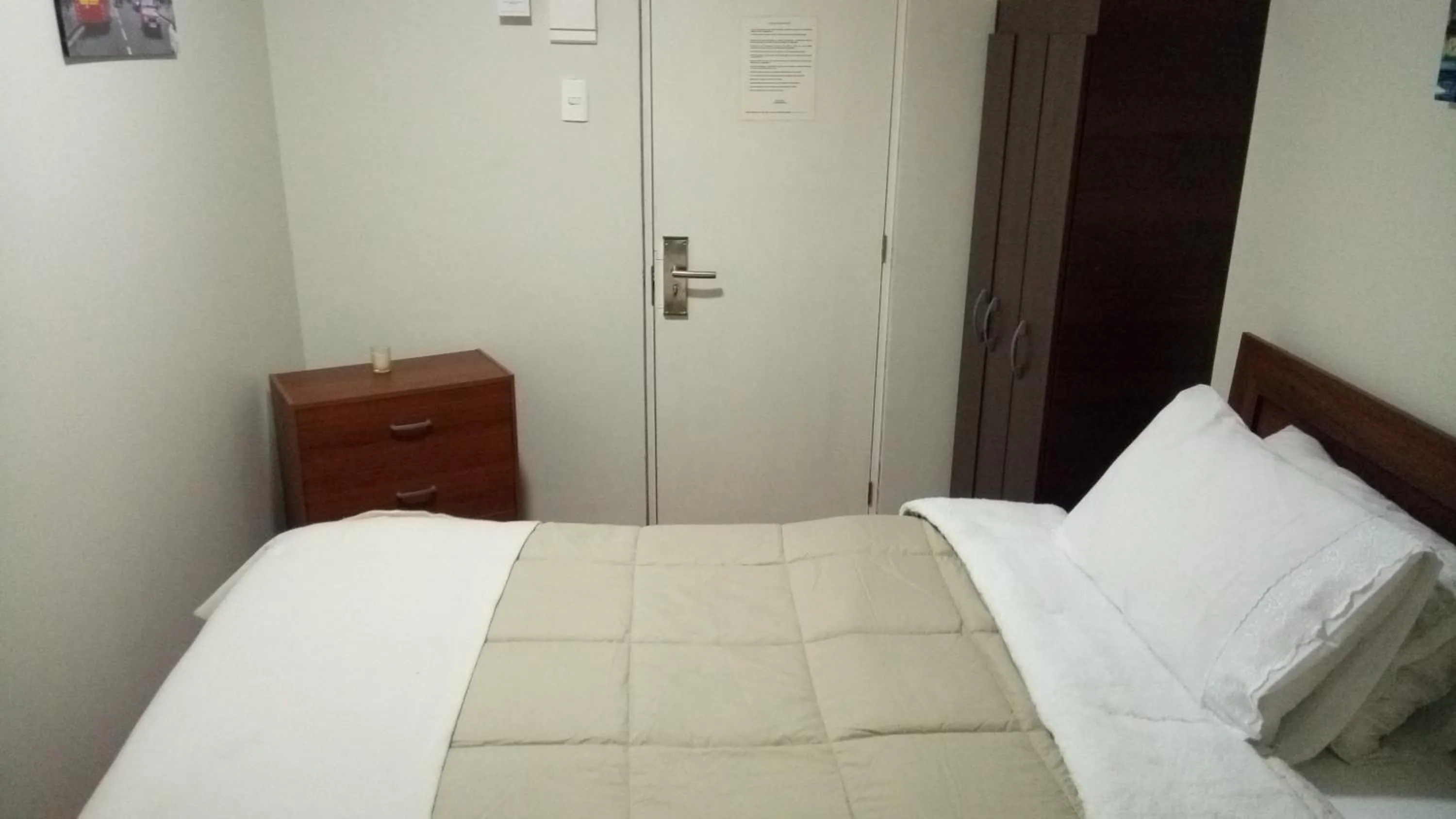 Photo of the whole room, Bed in Hostal Los Castaños