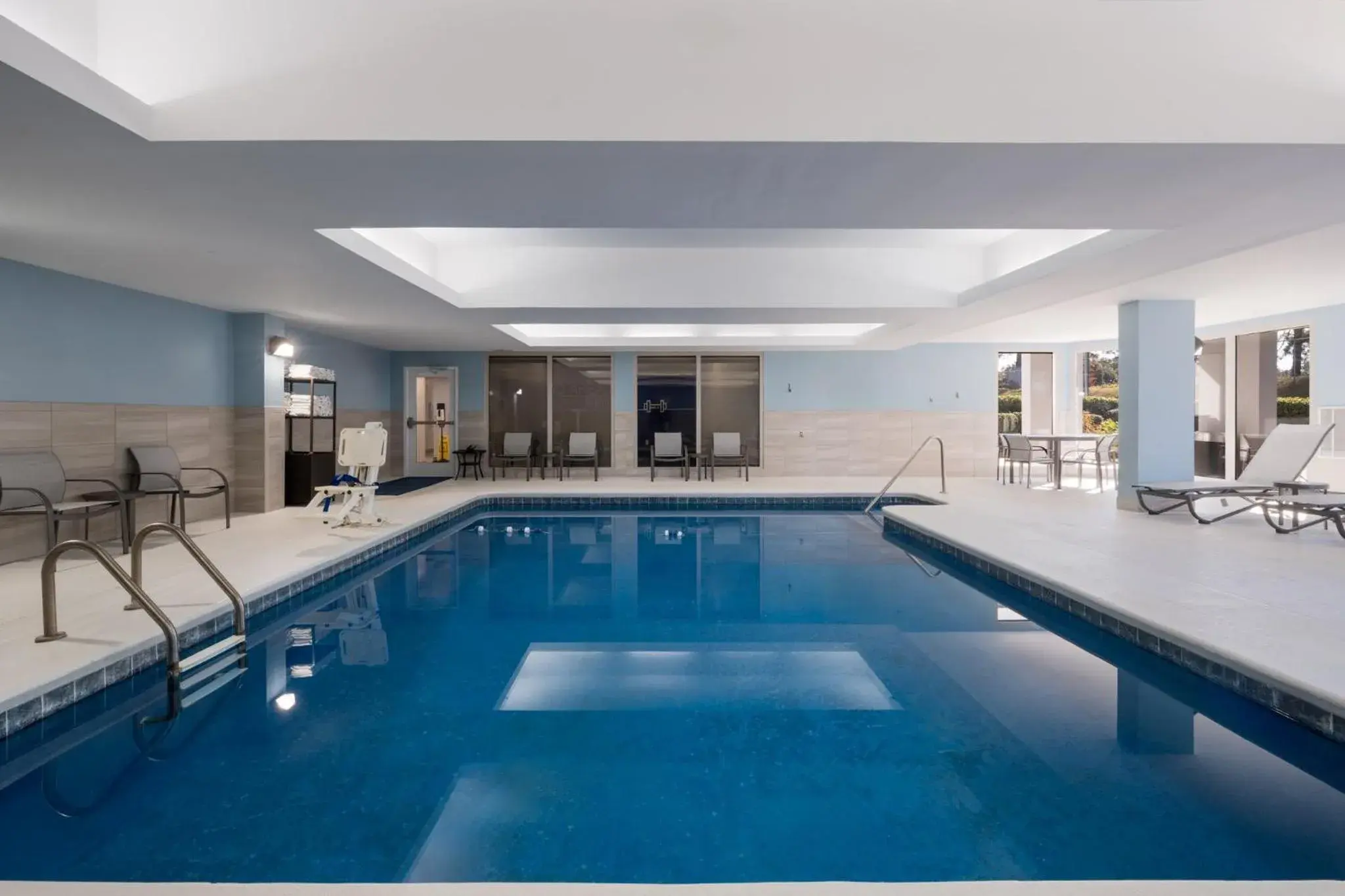 Swimming pool in Holiday Inn Express Tifton by IHG Swimming pool in Holiday Inn Express Tifton by IHG