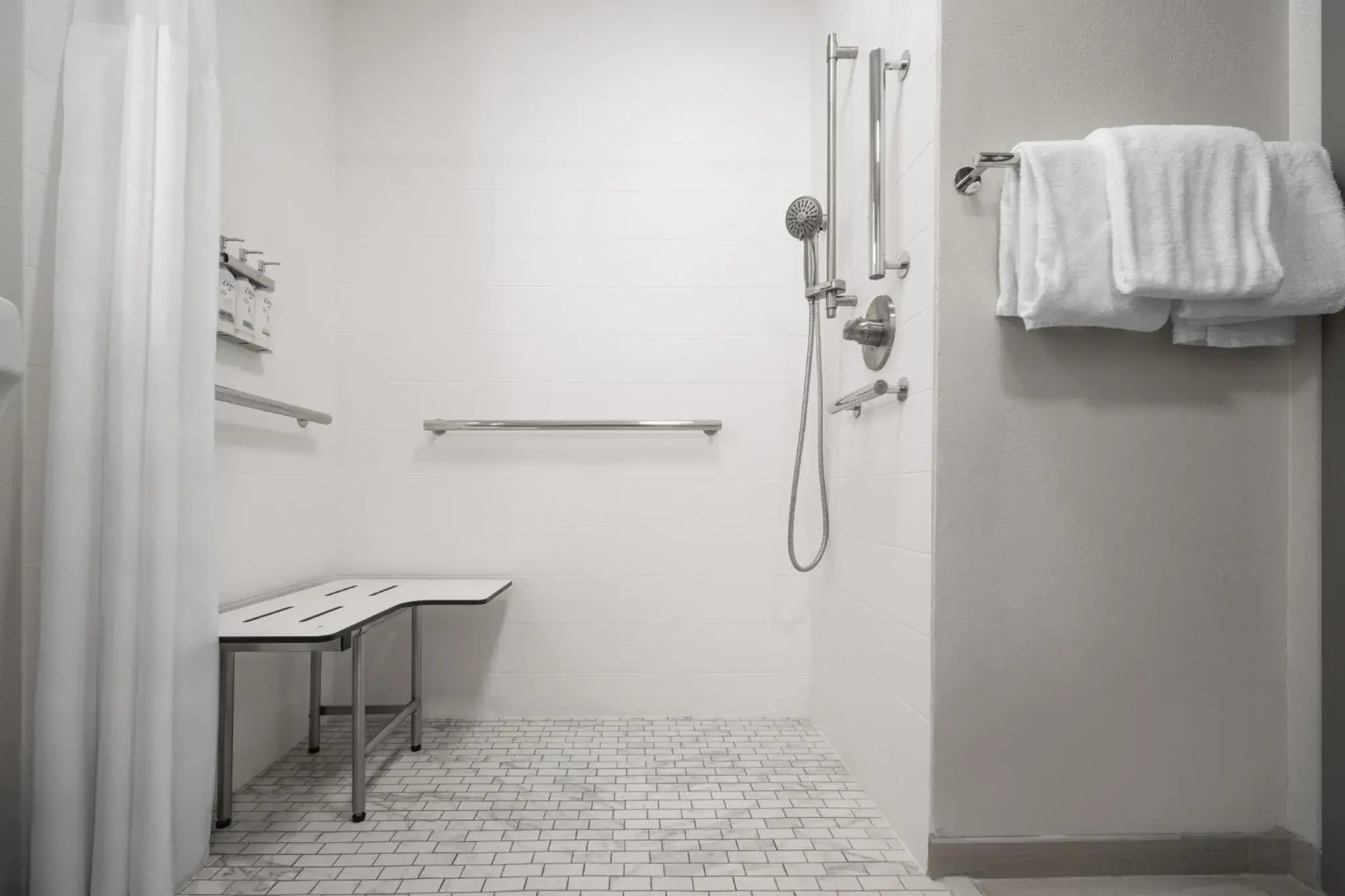 Photo of the whole room in Holiday Inn Express Tifton by IHG Photo of the whole room in Holiday Inn Express Tifton by IHG