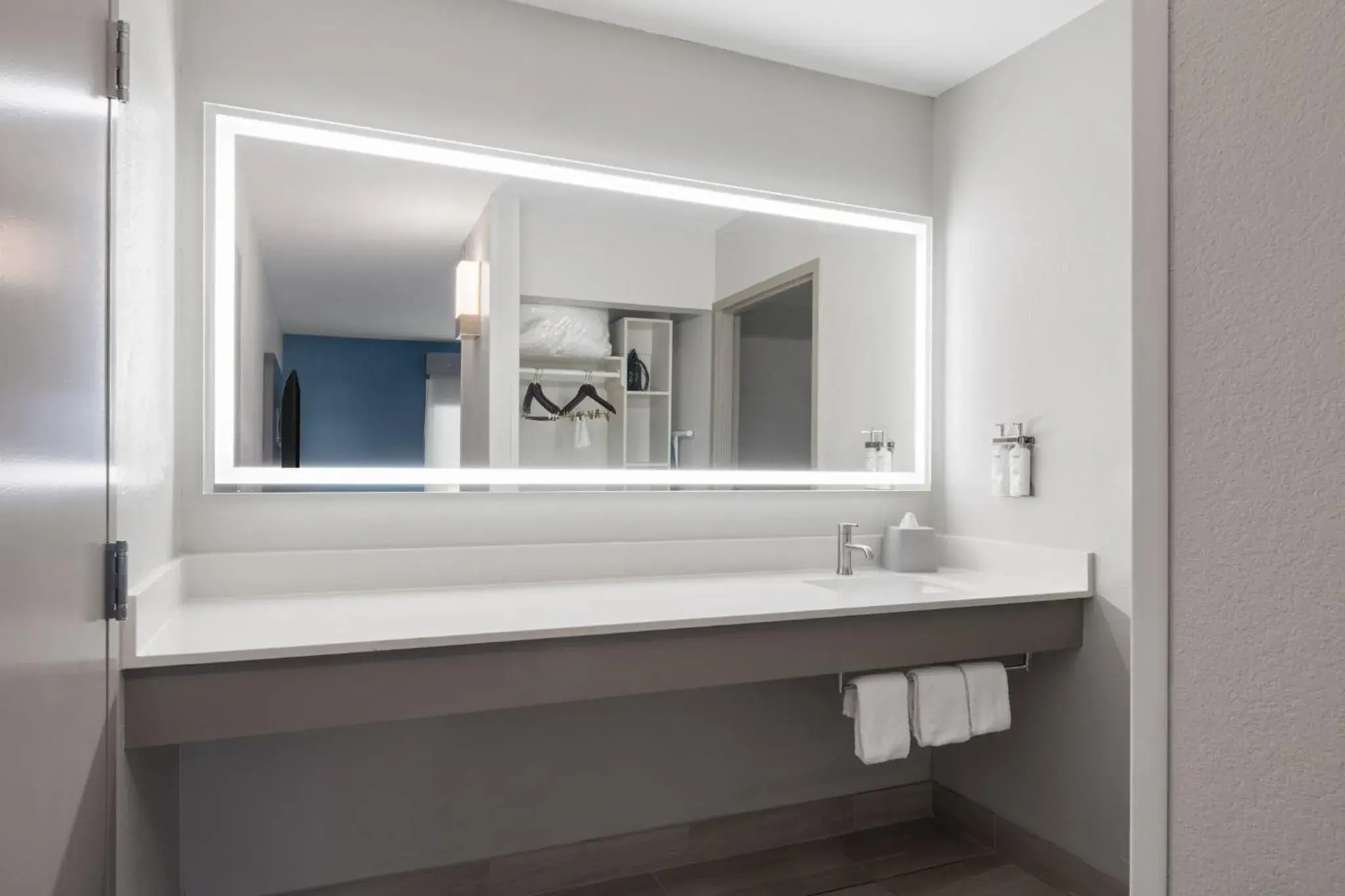 Bathroom in Holiday Inn Express Tifton by IHG Bathroom in Holiday Inn Express Tifton by IHG