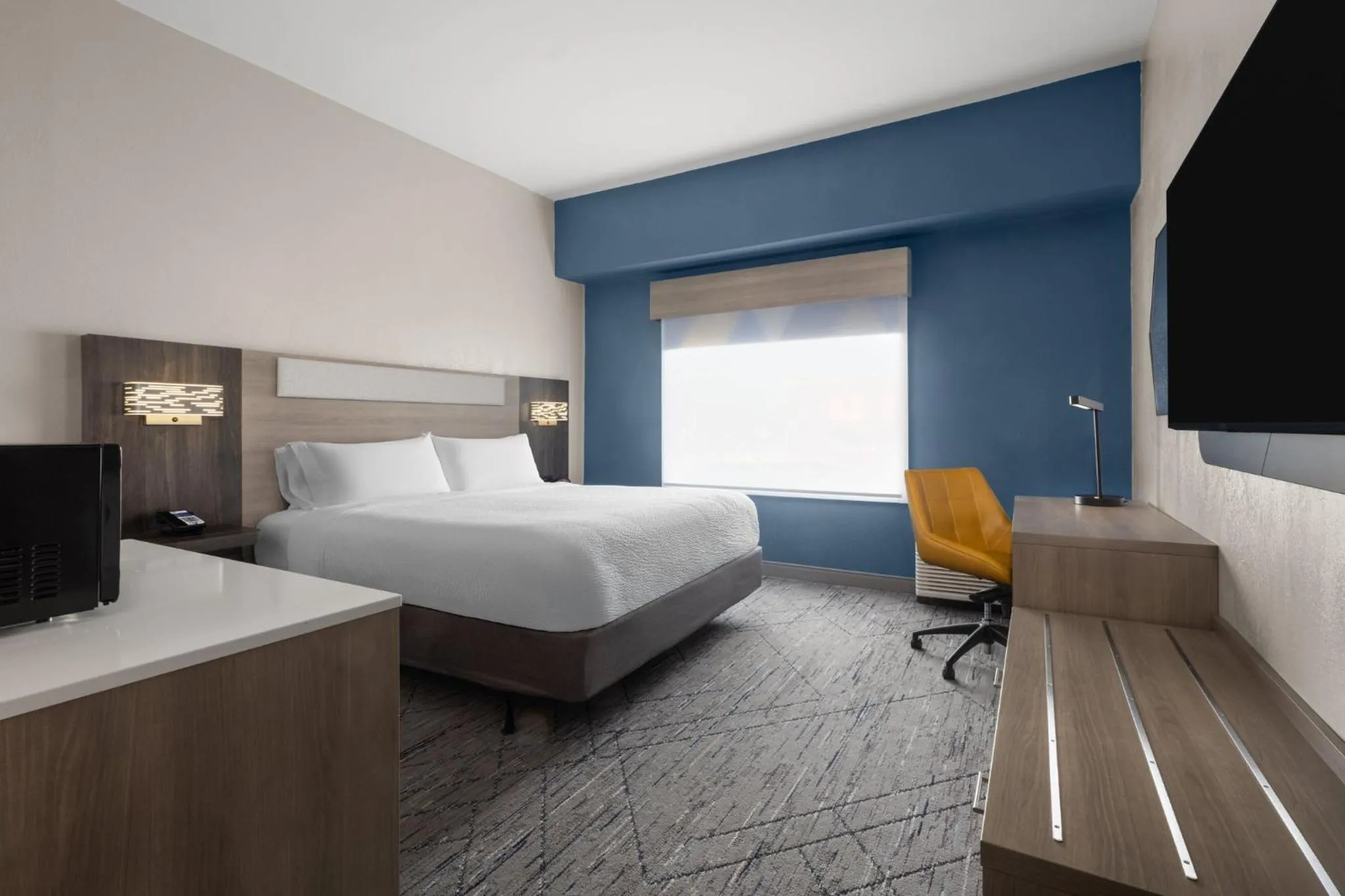 Photo of the whole room, Bed in Holiday Inn Express Tifton by IHG