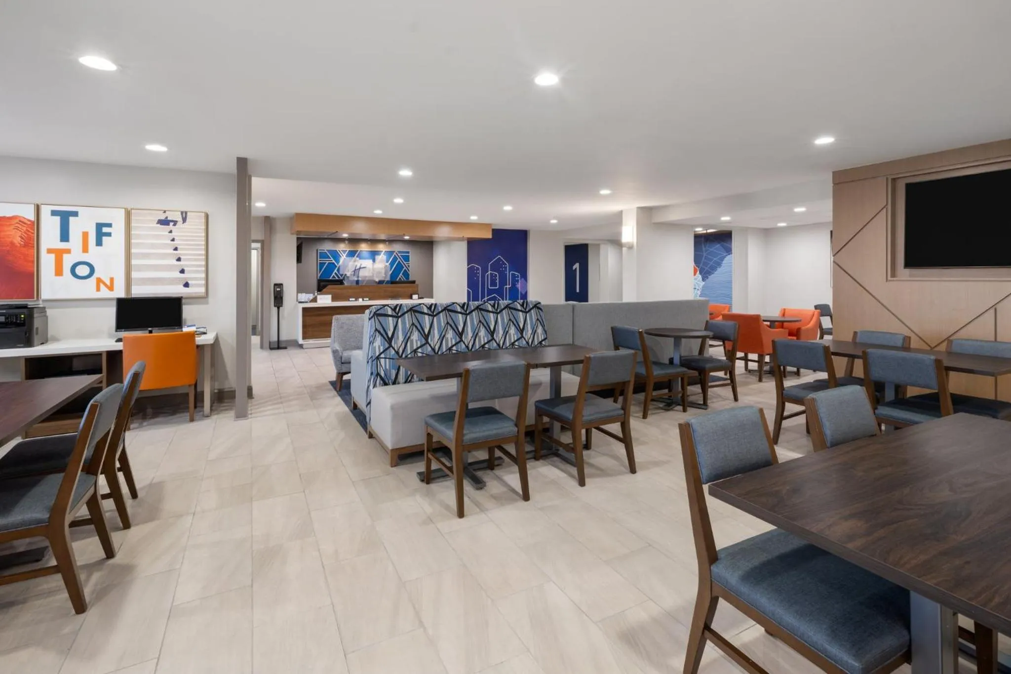 Property building in Holiday Inn Express Tifton by IHG