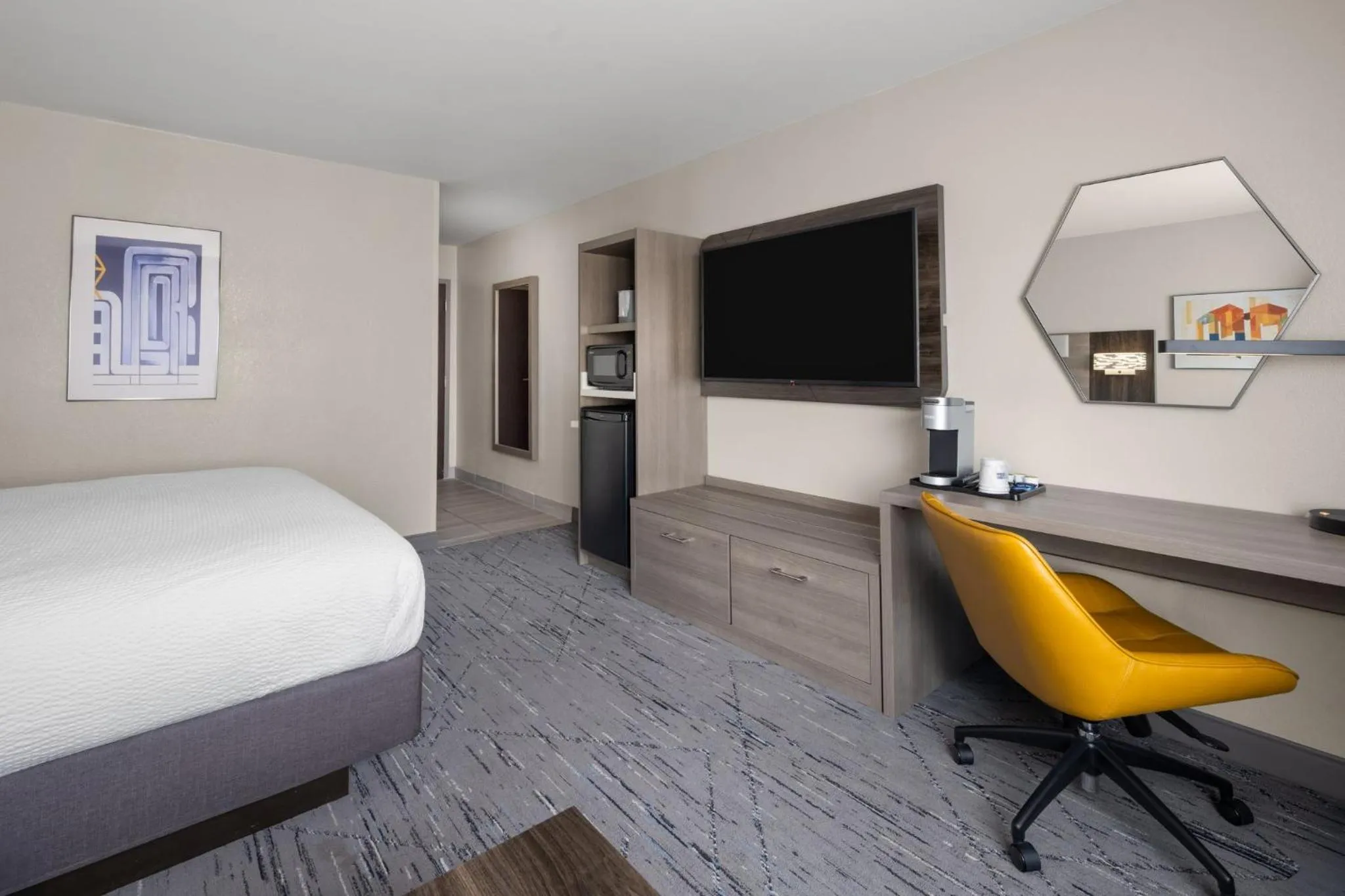 Photo of the whole room, Bed in Holiday Inn Express Tifton by IHG