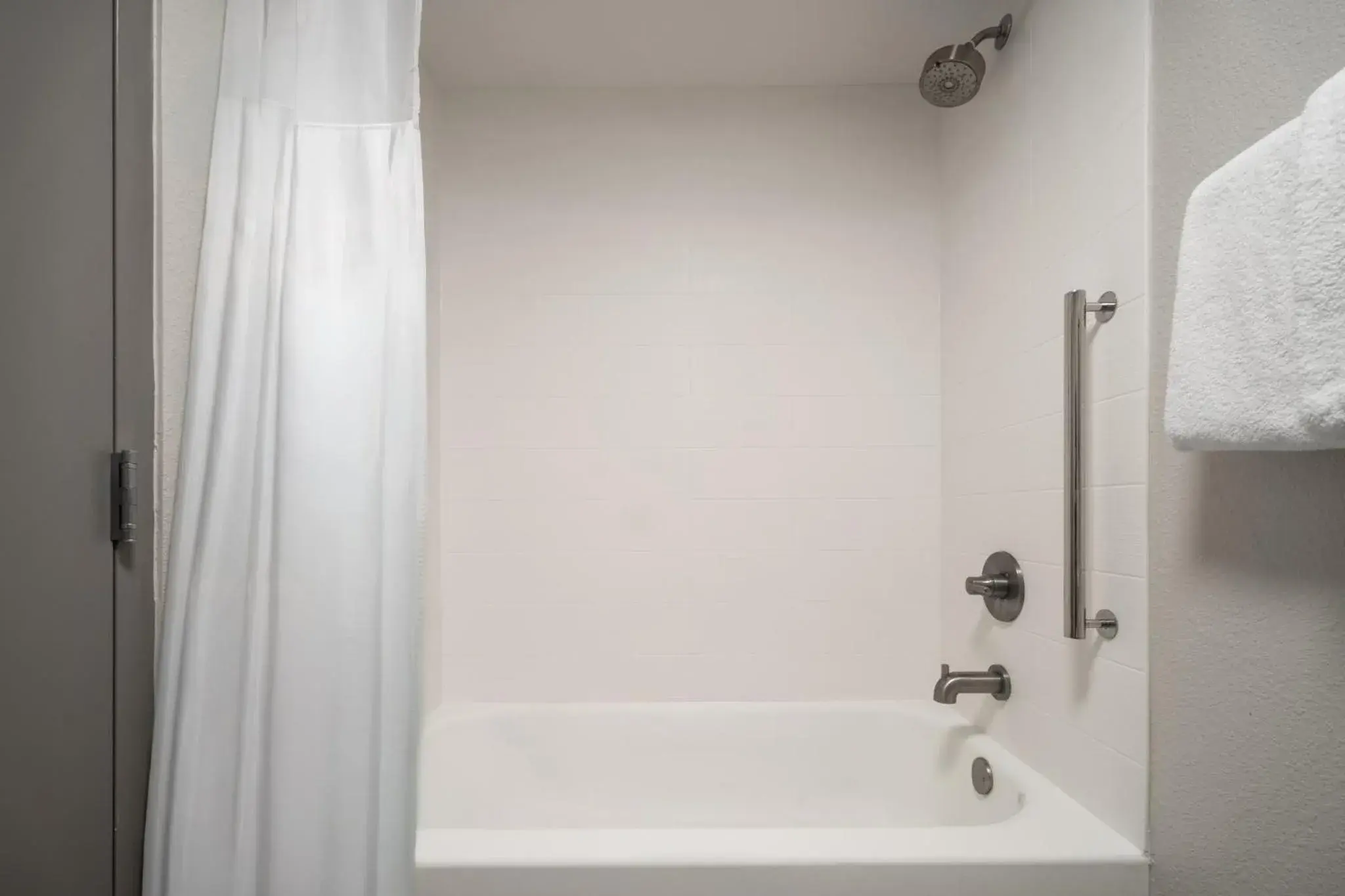 Bathroom in Holiday Inn Express Tifton by IHG Bathroom in Holiday Inn Express Tifton by IHG