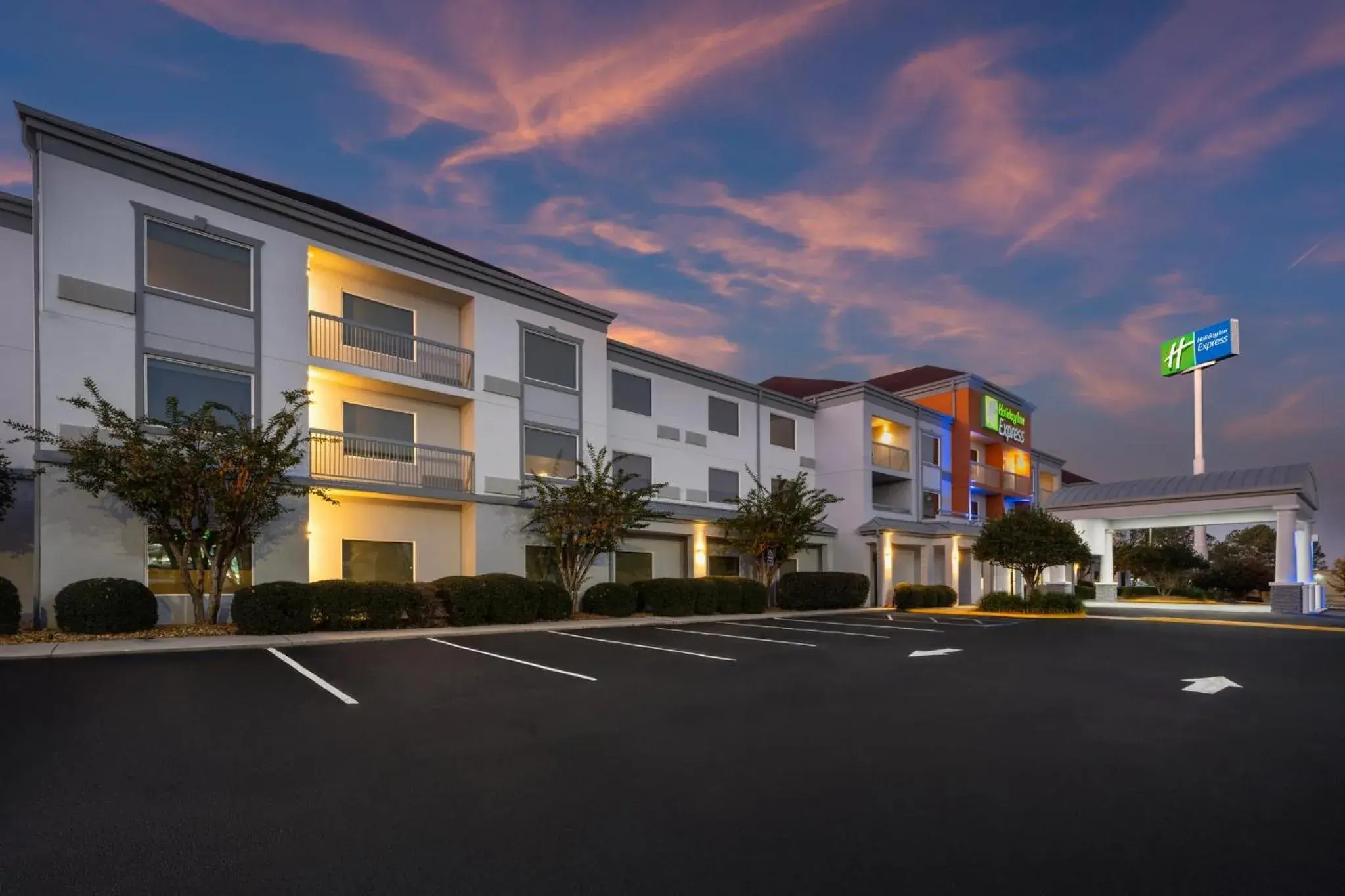 Property building in Holiday Inn Express Tifton by IHG Property building in Holiday Inn Express Tifton by IHG