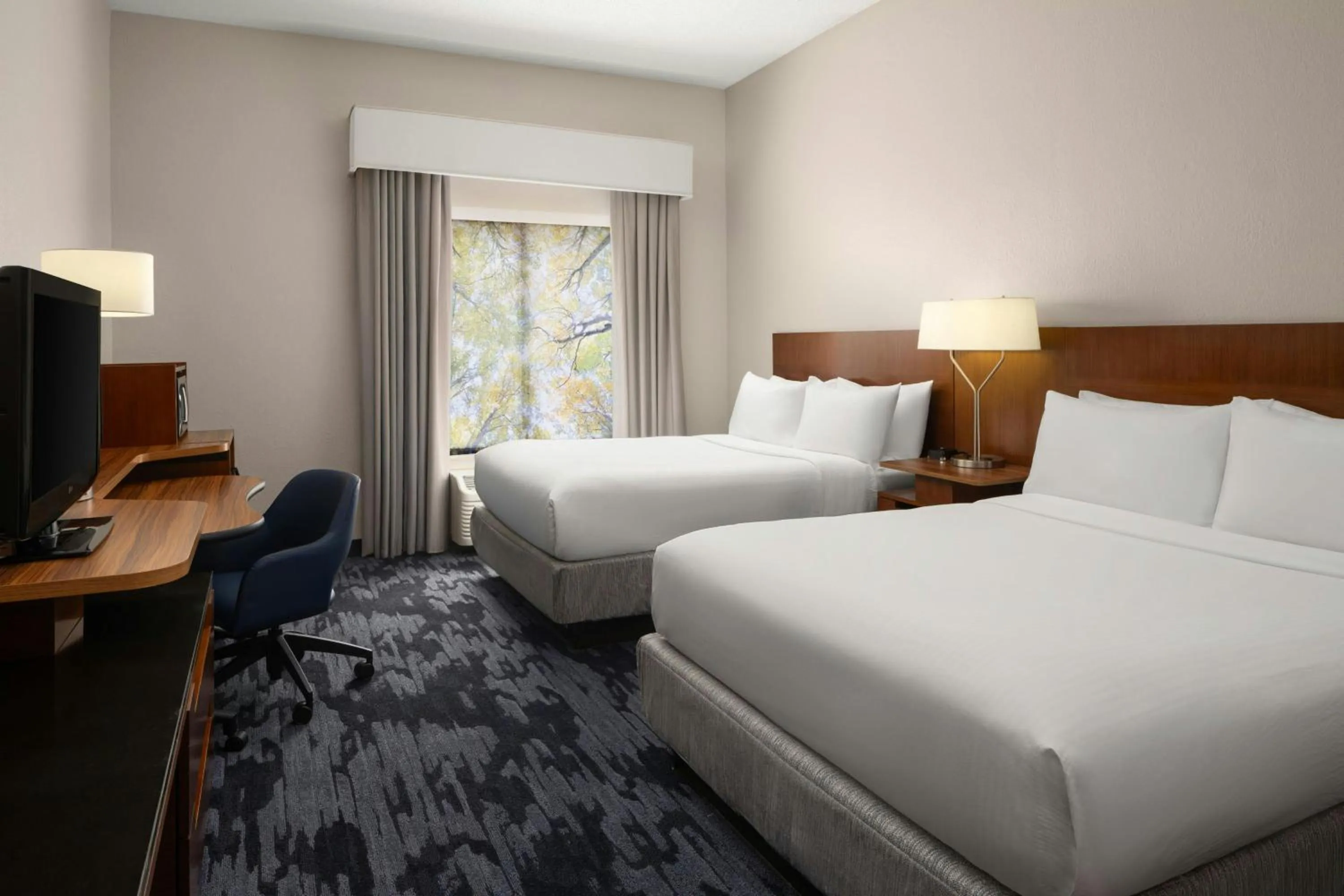 Photo of the whole room, Bed in Fairfield Inn and Suites by Marriott Tifton