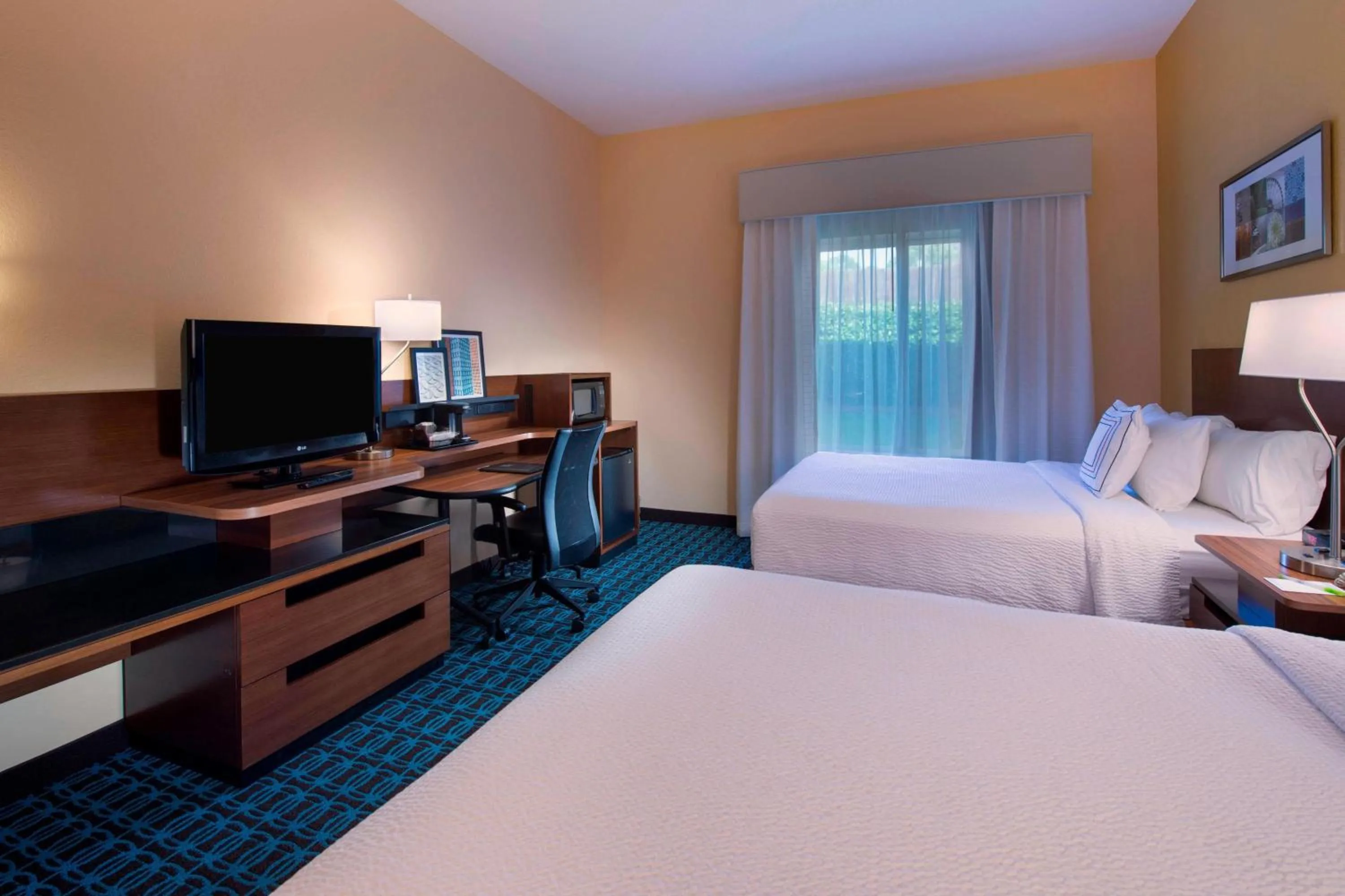 Photo of the whole room, Bed in Fairfield Inn and Suites by Marriott Tifton
