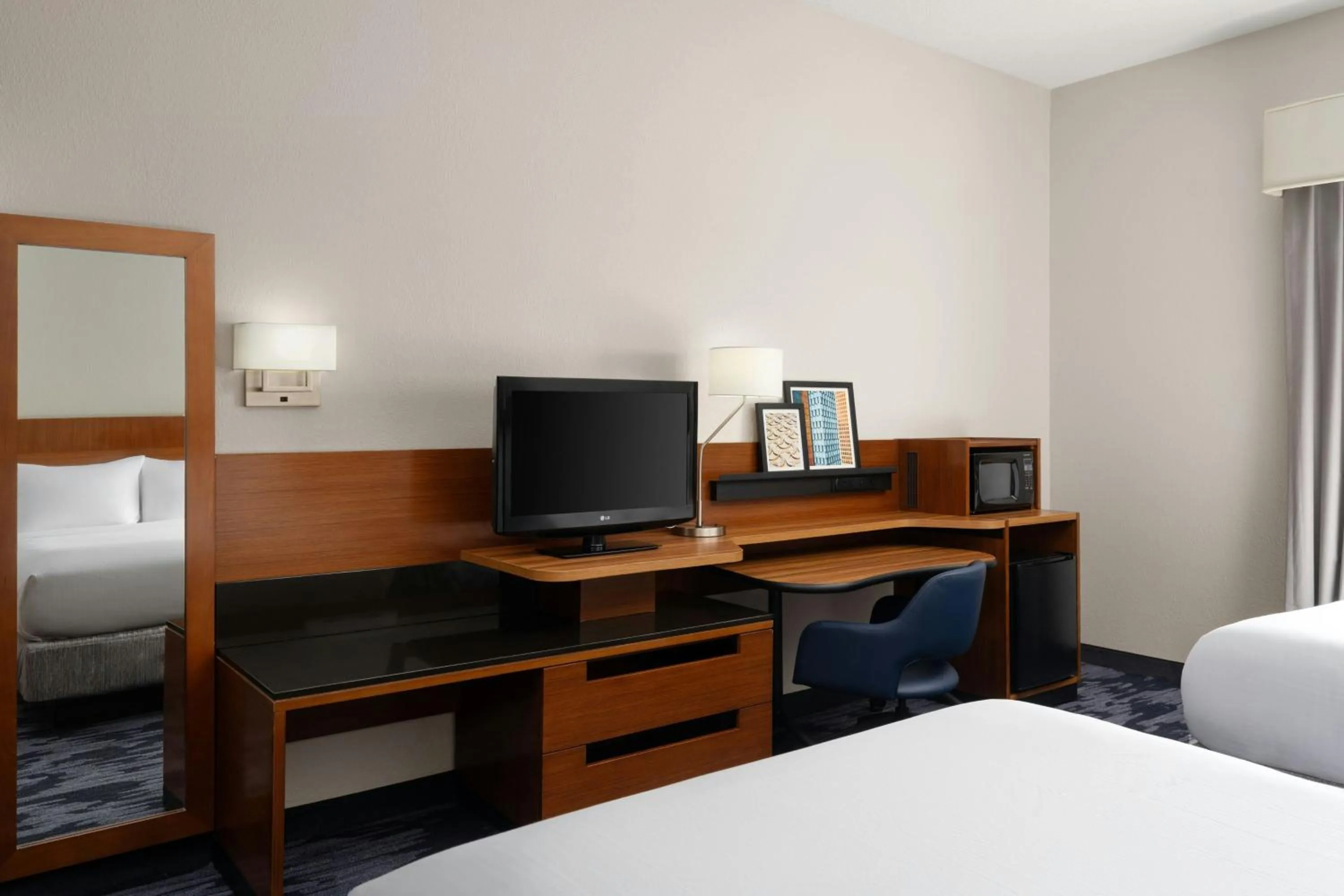 Photo of the whole room, Bed in Fairfield Inn and Suites by Marriott Tifton