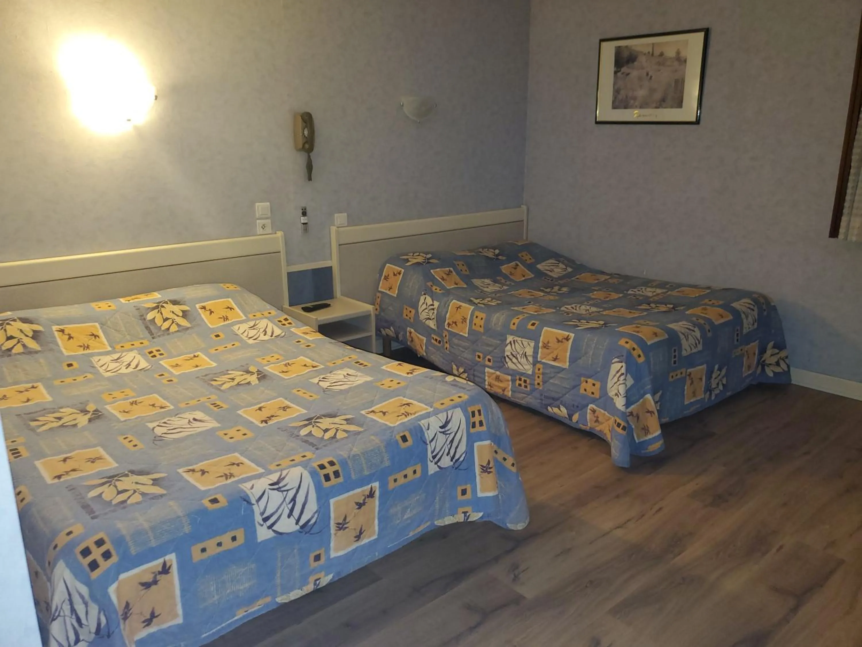 Property building in Hotel des Voyageurs